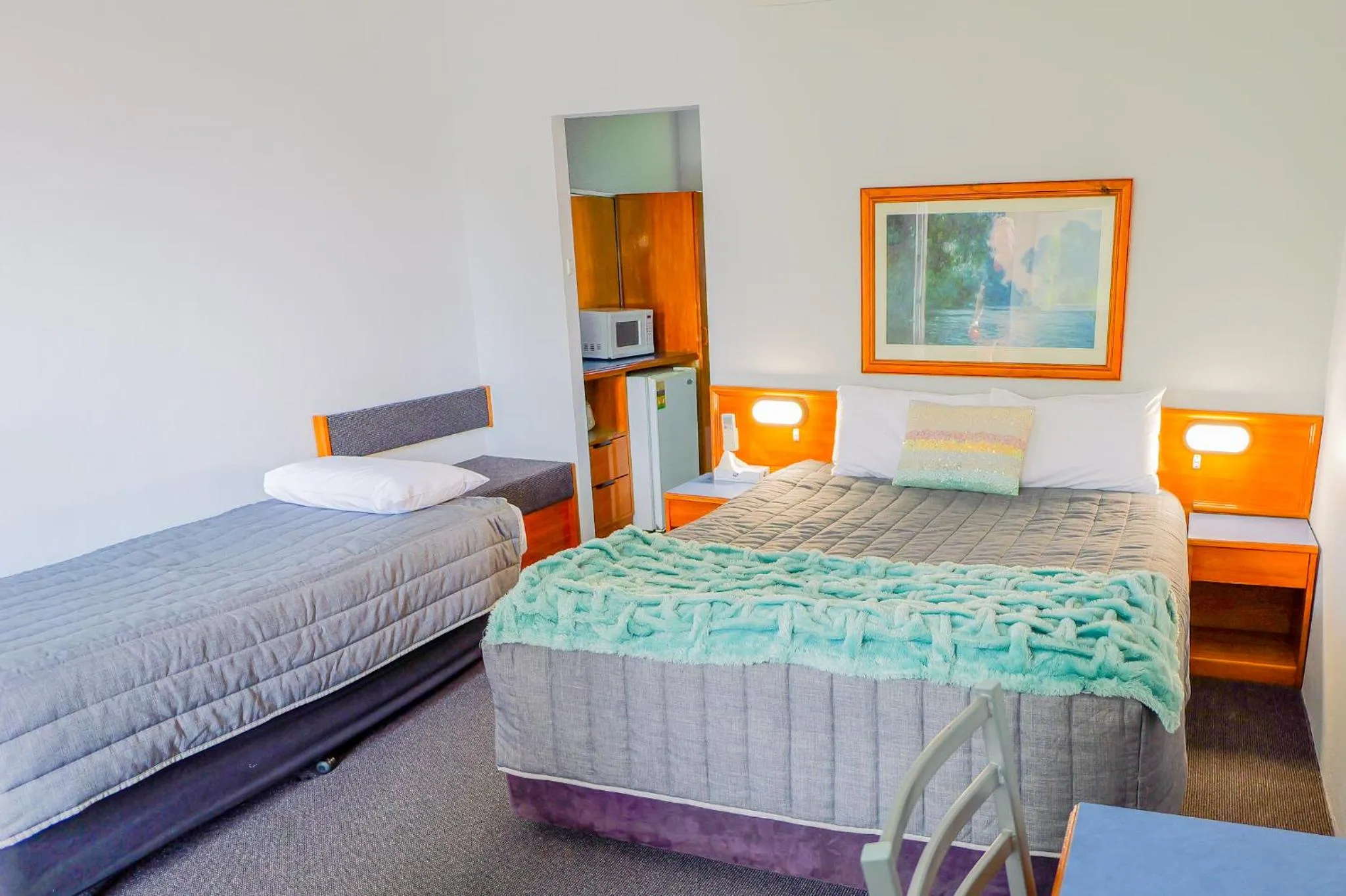 Bedroom, Bed in Abbotsleigh Motor Inn