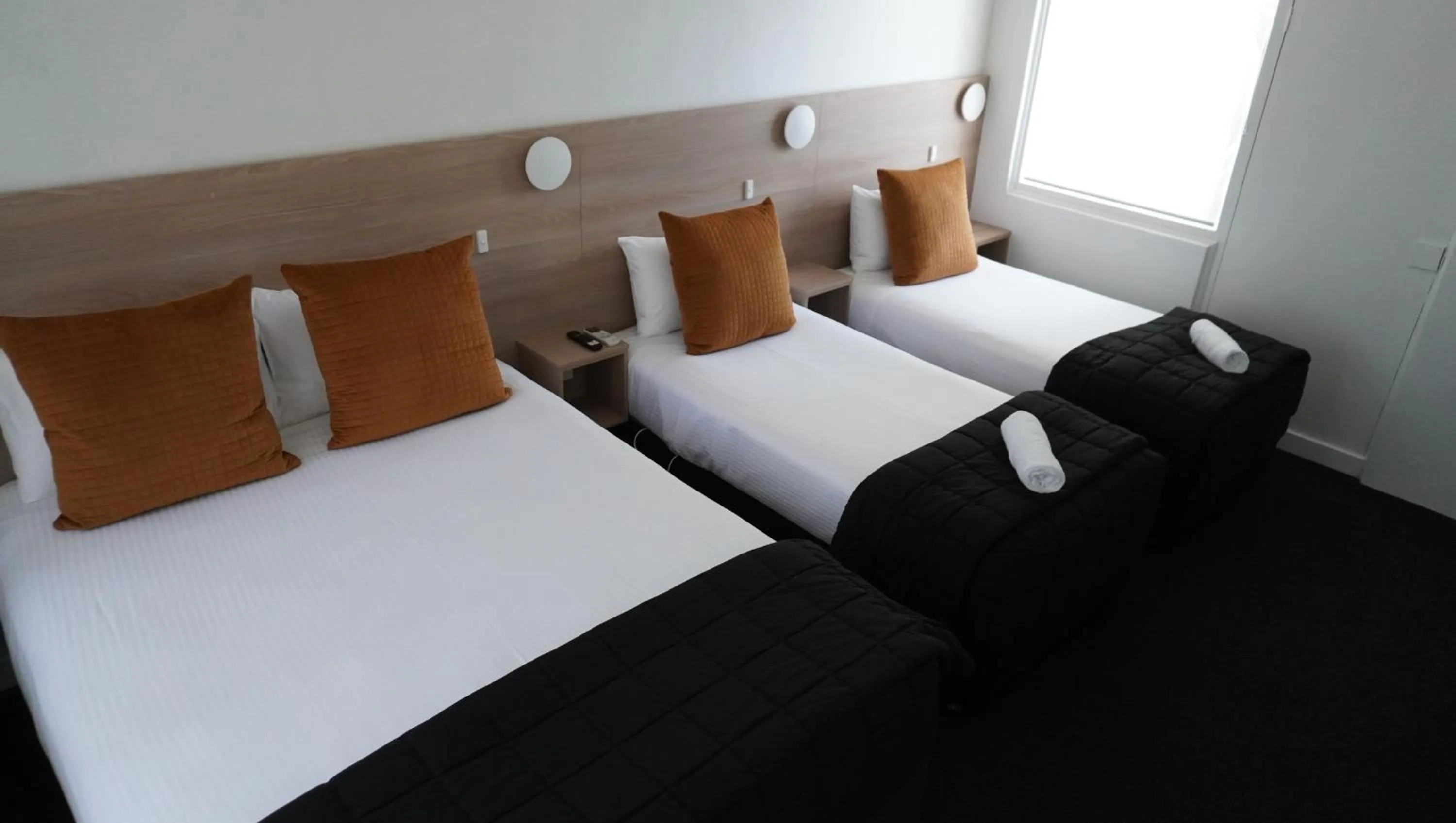 Bed in Abbotsleigh Motor Inn