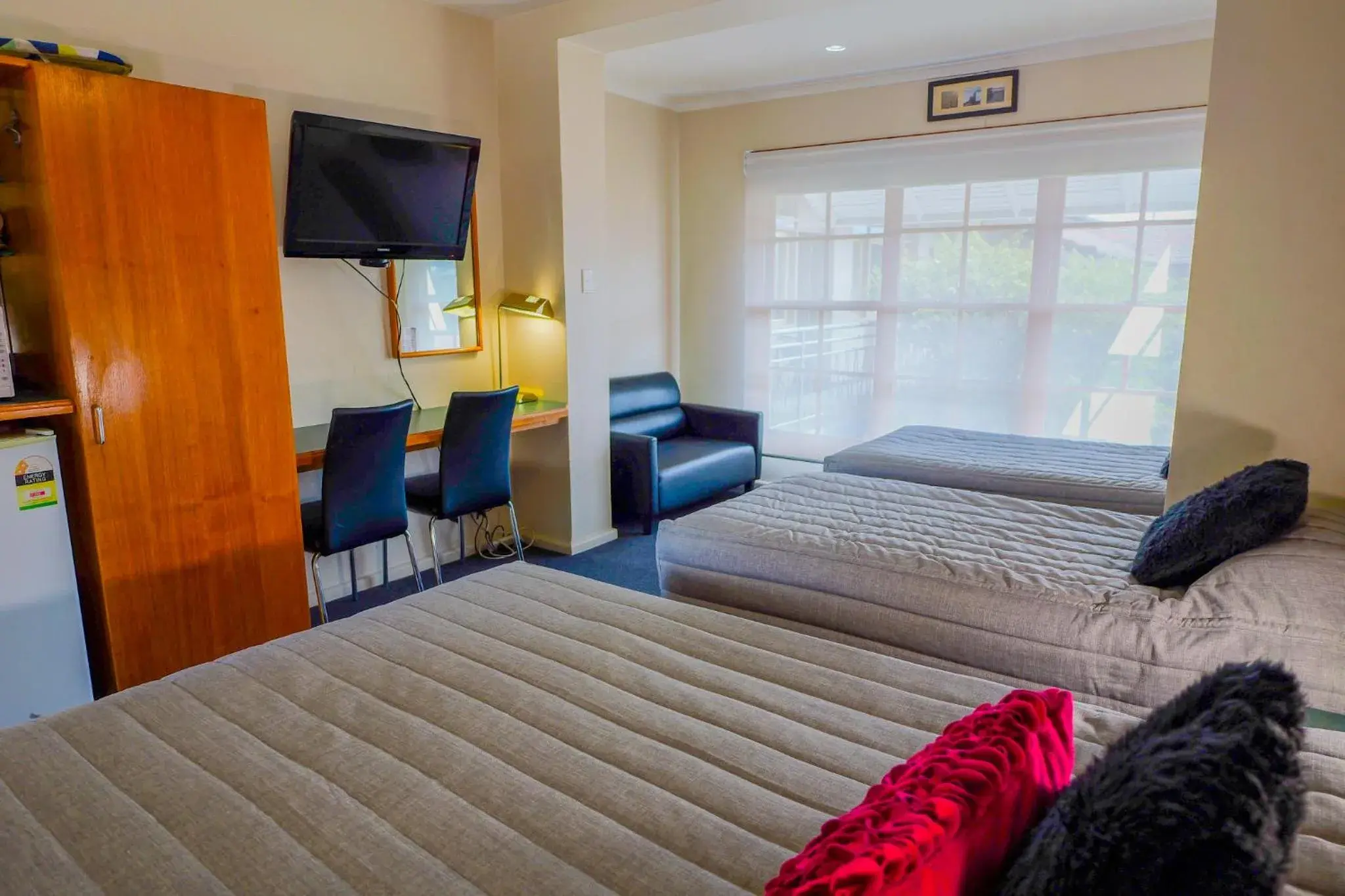 Family Room in Abbotsleigh Motor Inn Family Room in Abbotsleigh Motor Inn