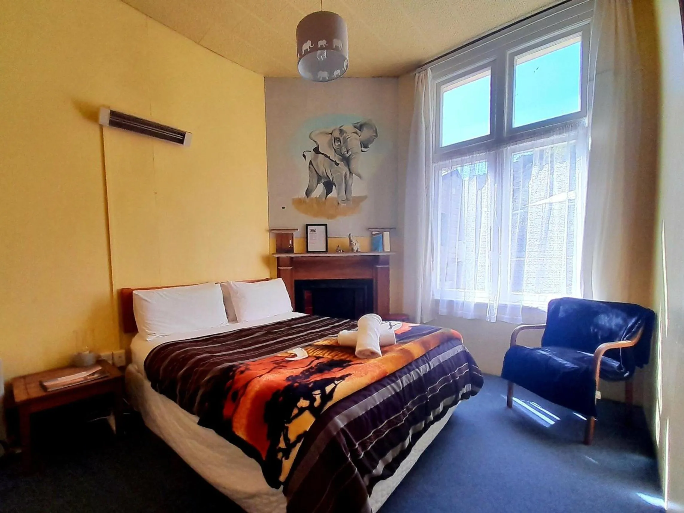 Bedroom, Bed in Noah's Ark Flashpacker