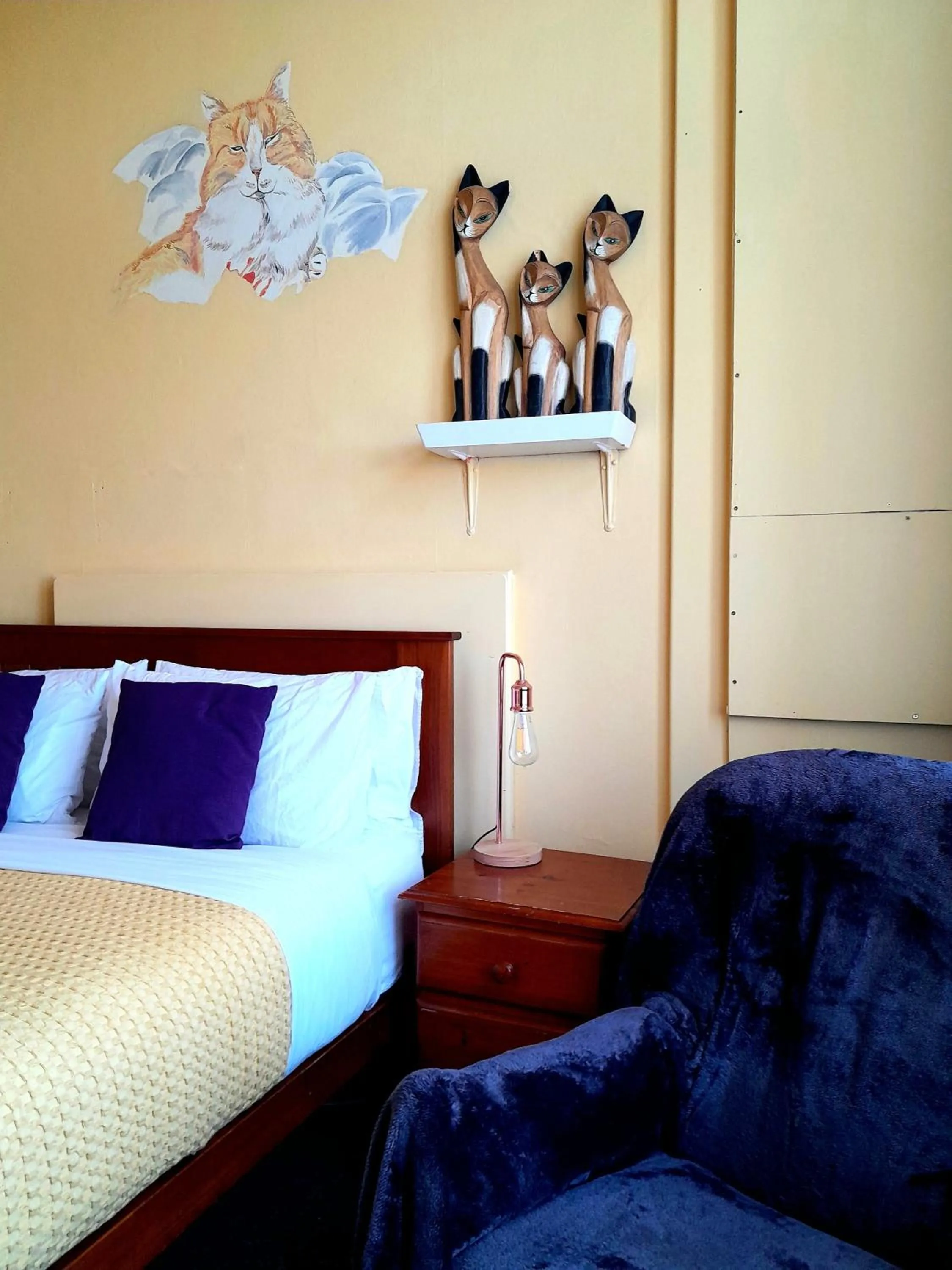 Decorative detail, Bed in Noah's Ark Flashpacker