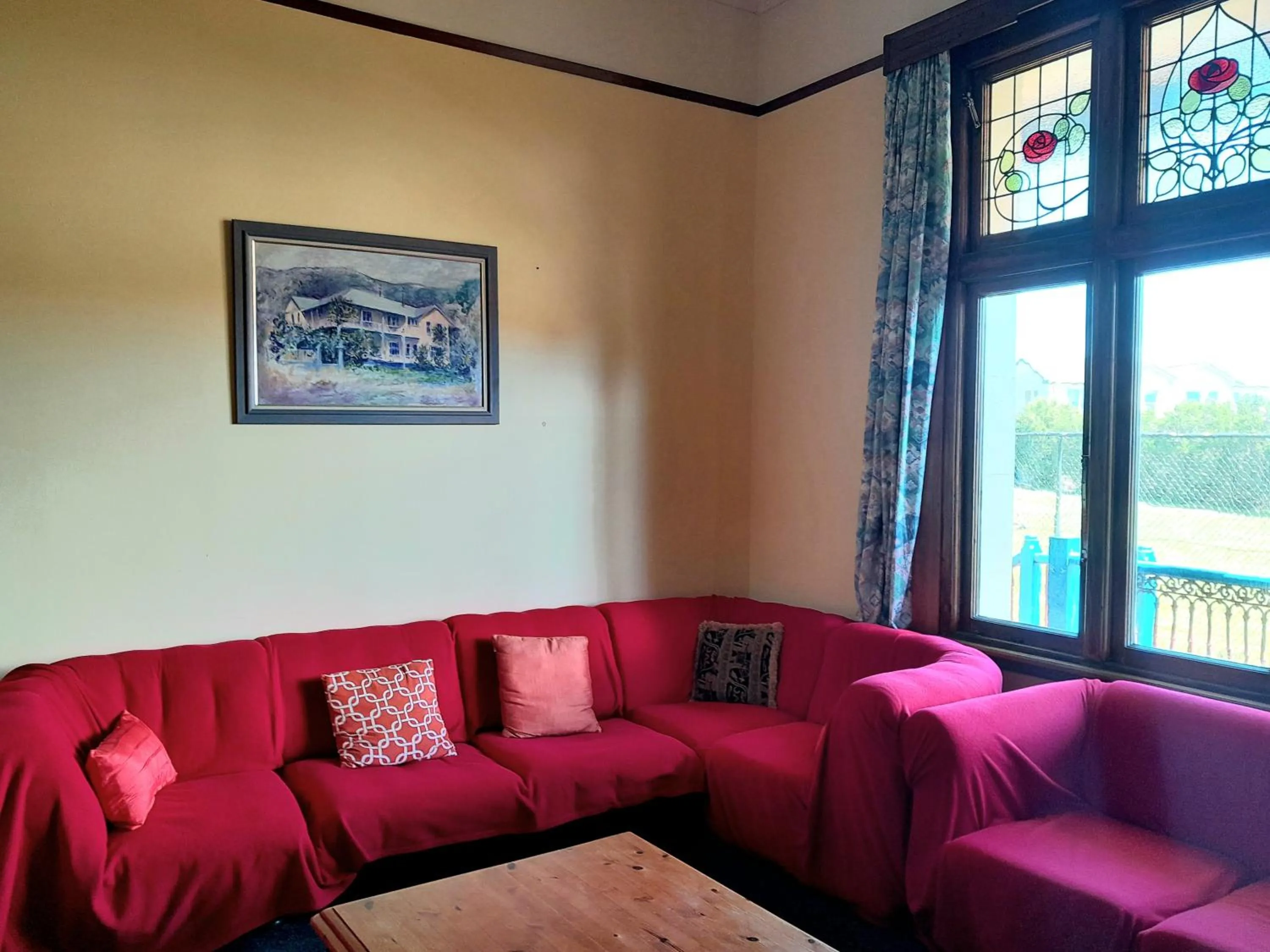 Communal lounge/ TV room in Noah's Ark Flashpacker