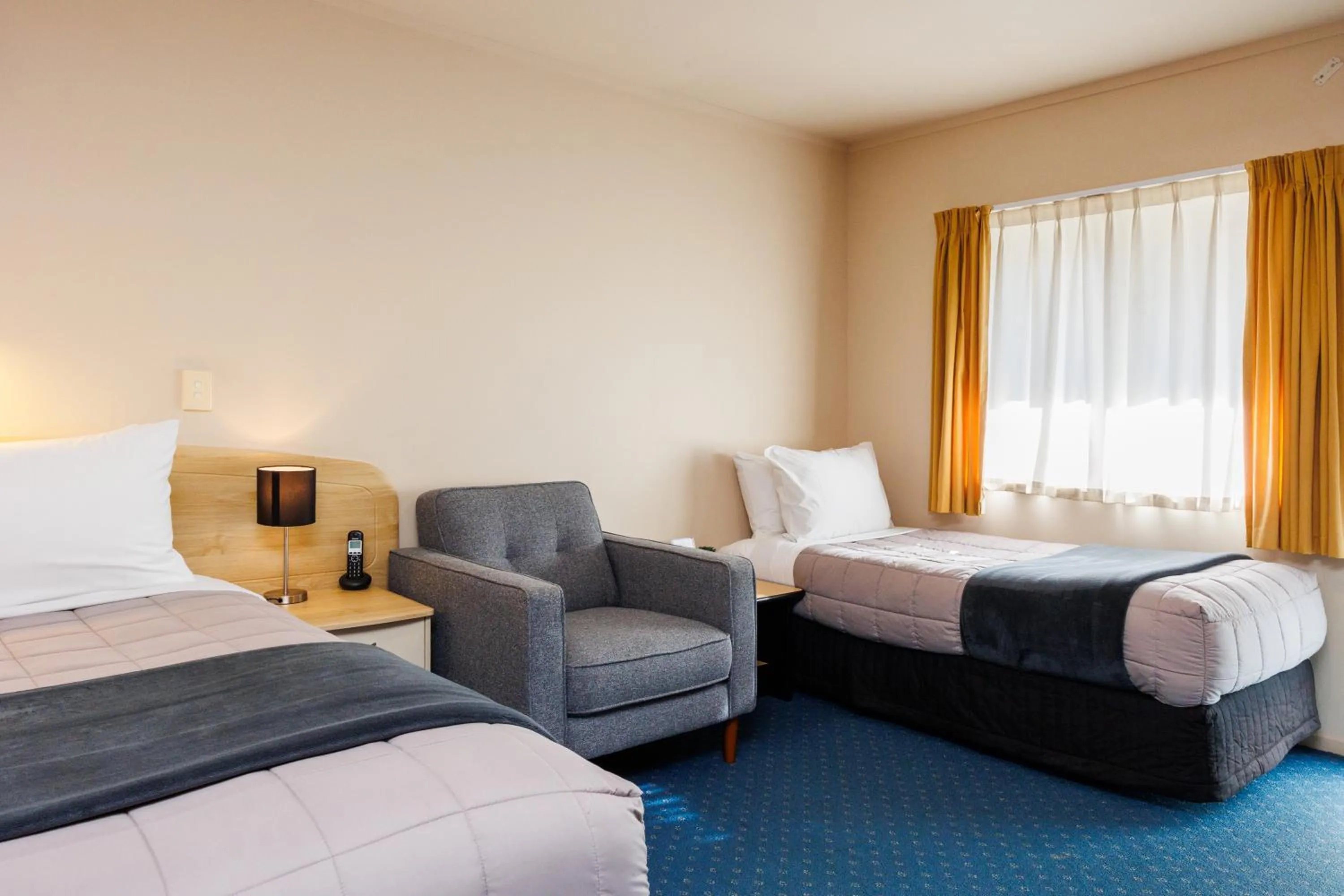 View (from property/room), Bed in Braemar Motor Lodge