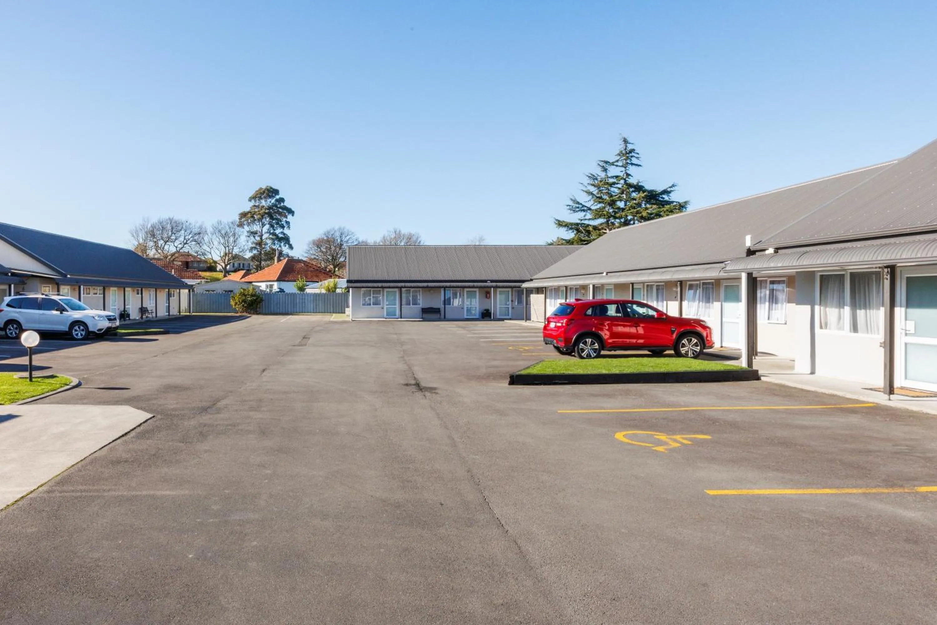 Property building in Braemar Motor Lodge