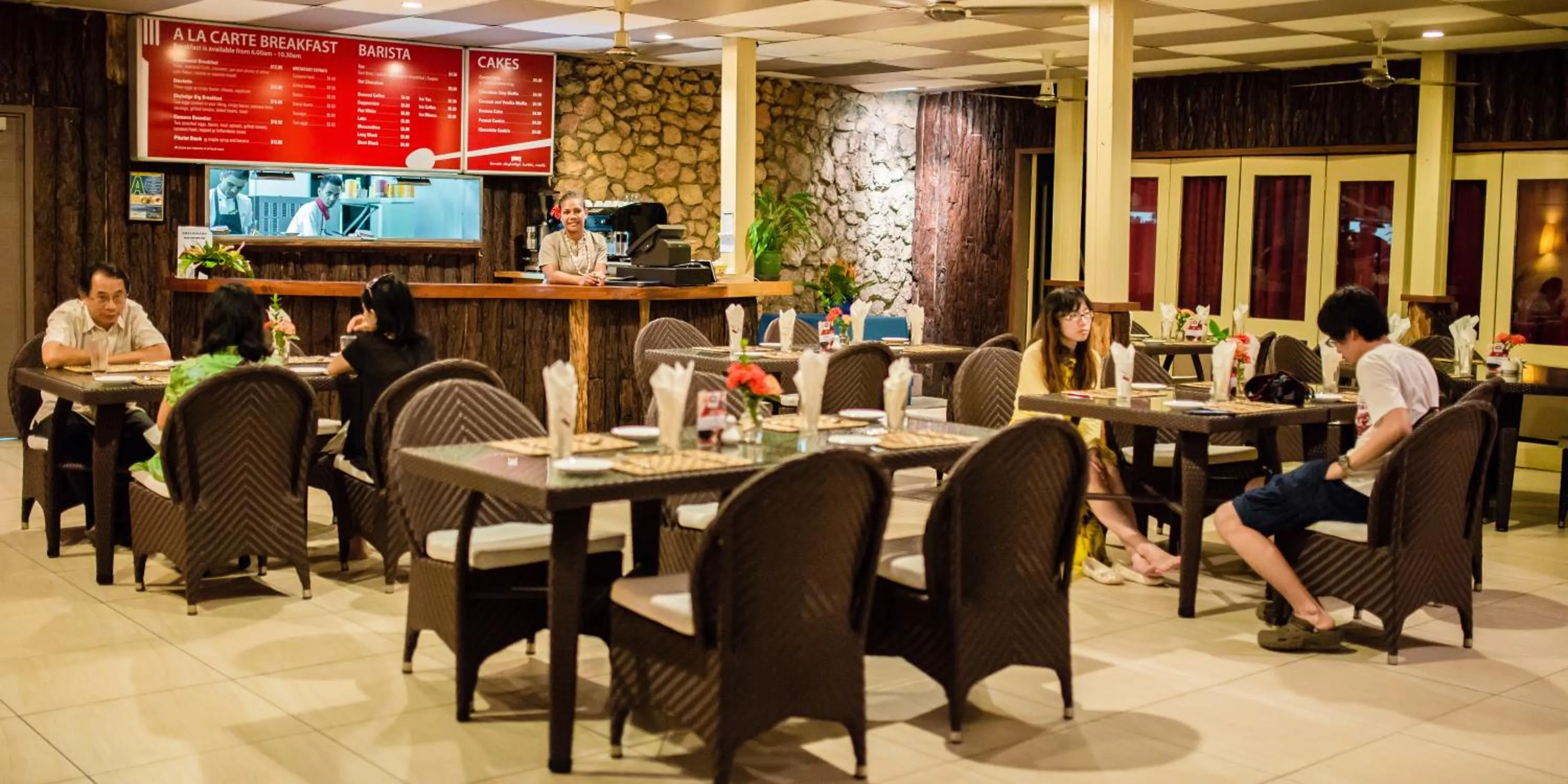 Restaurant/places to eat in Tanoa Skylodge Hotel