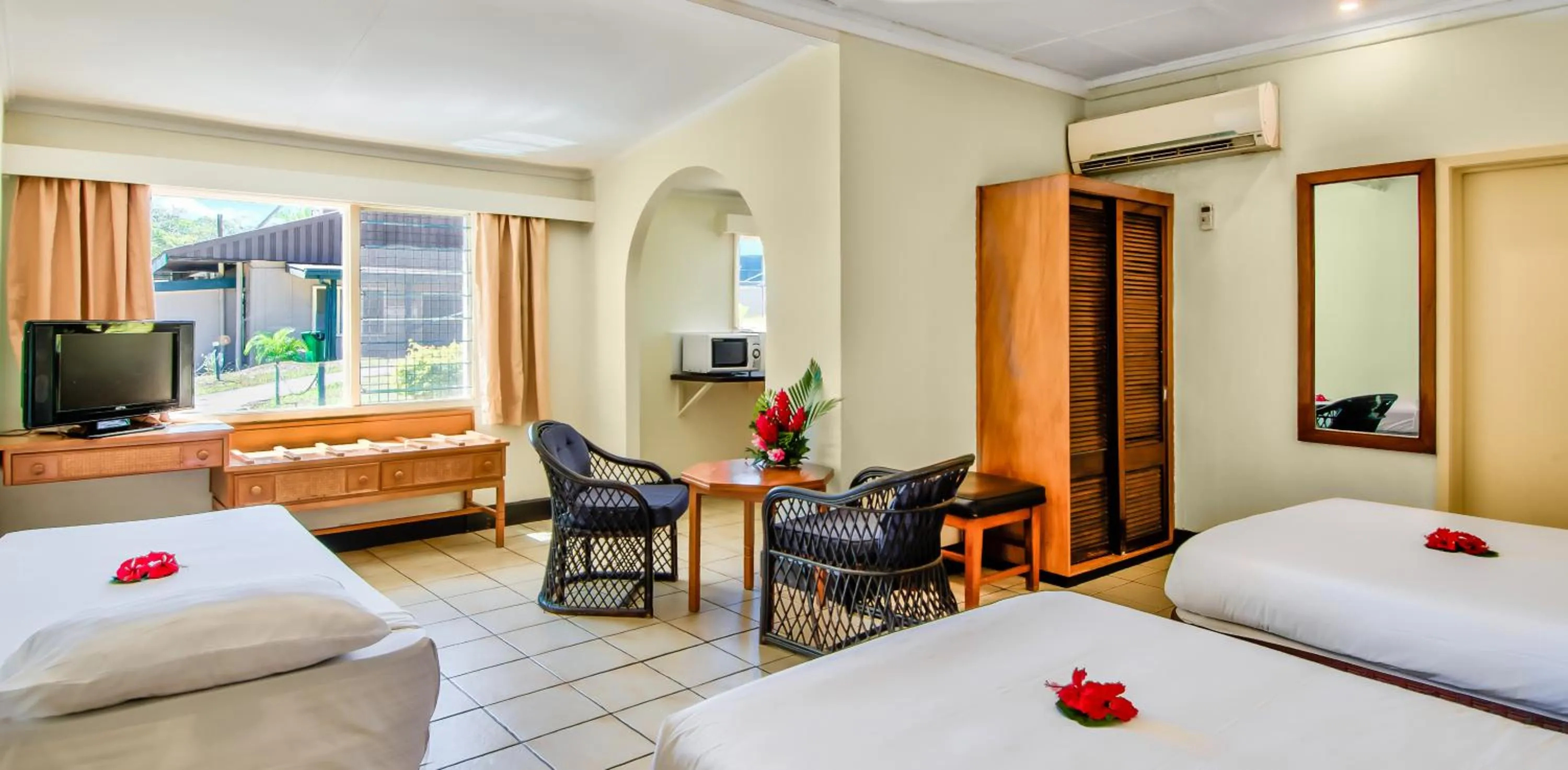 Bedroom, Bed in Tanoa Skylodge Hotel