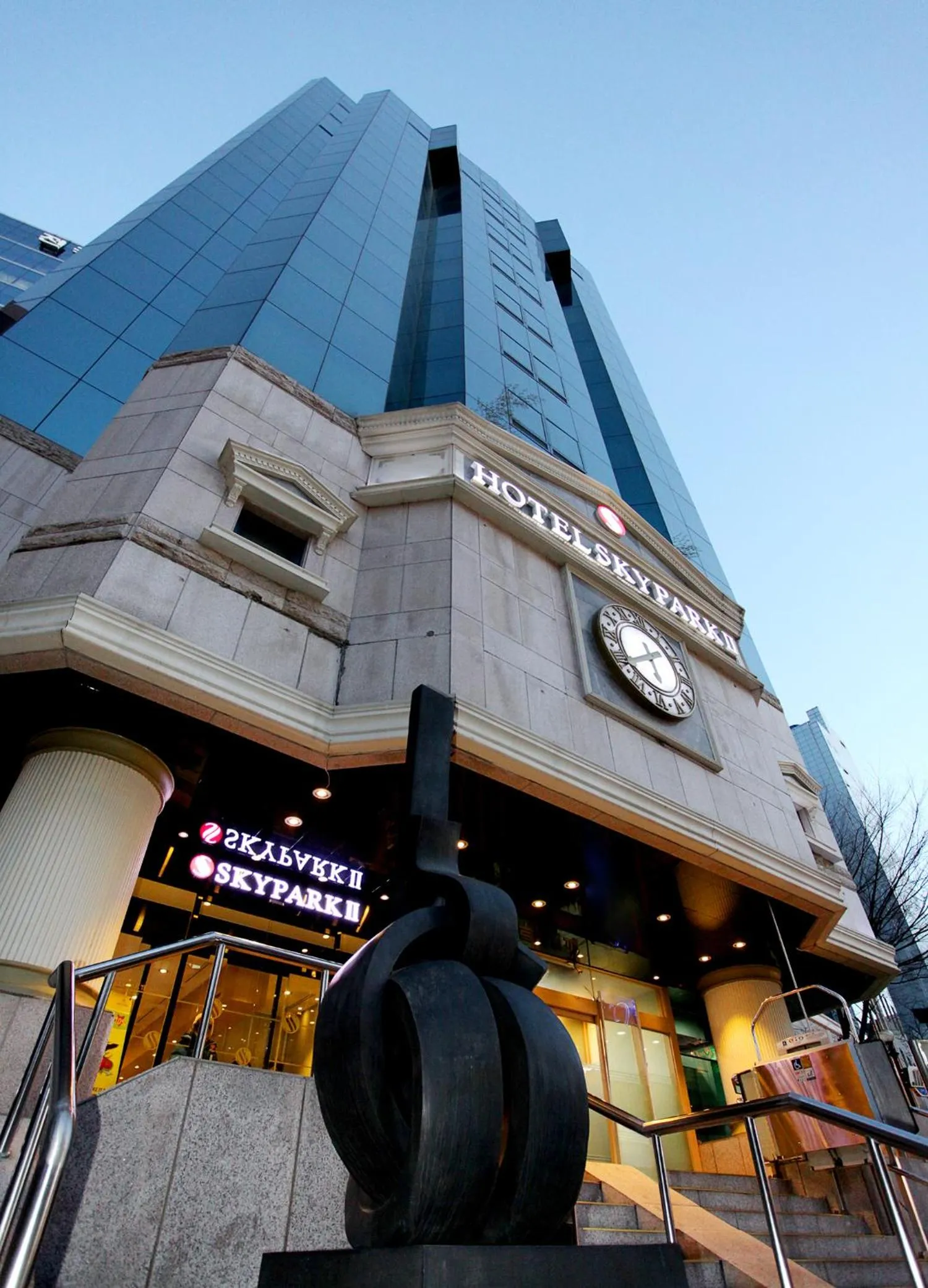 Facade/entrance in Hotel Skypark Myeongdong 2