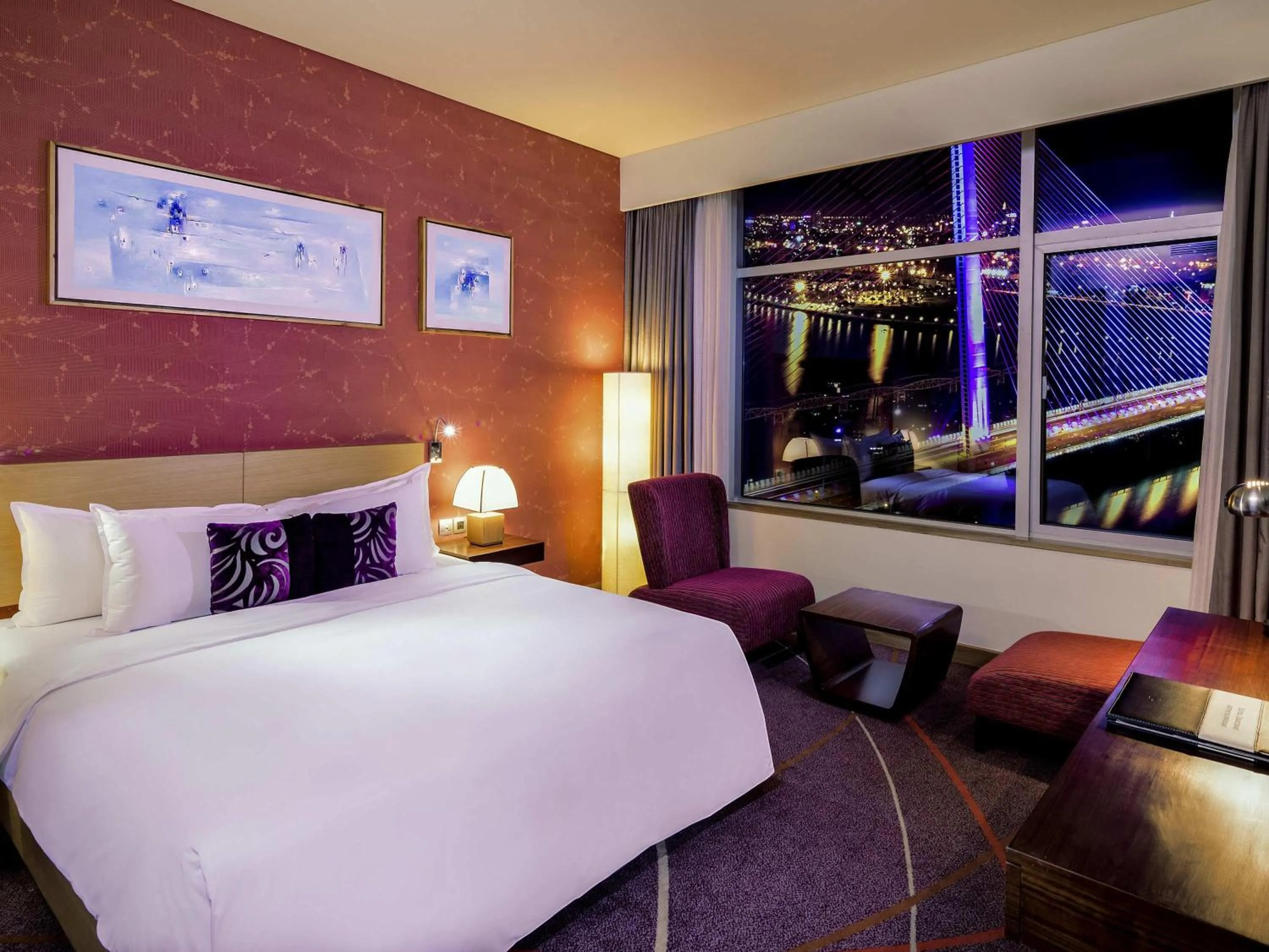 Bedroom, Bed in Grand Mercure Danang