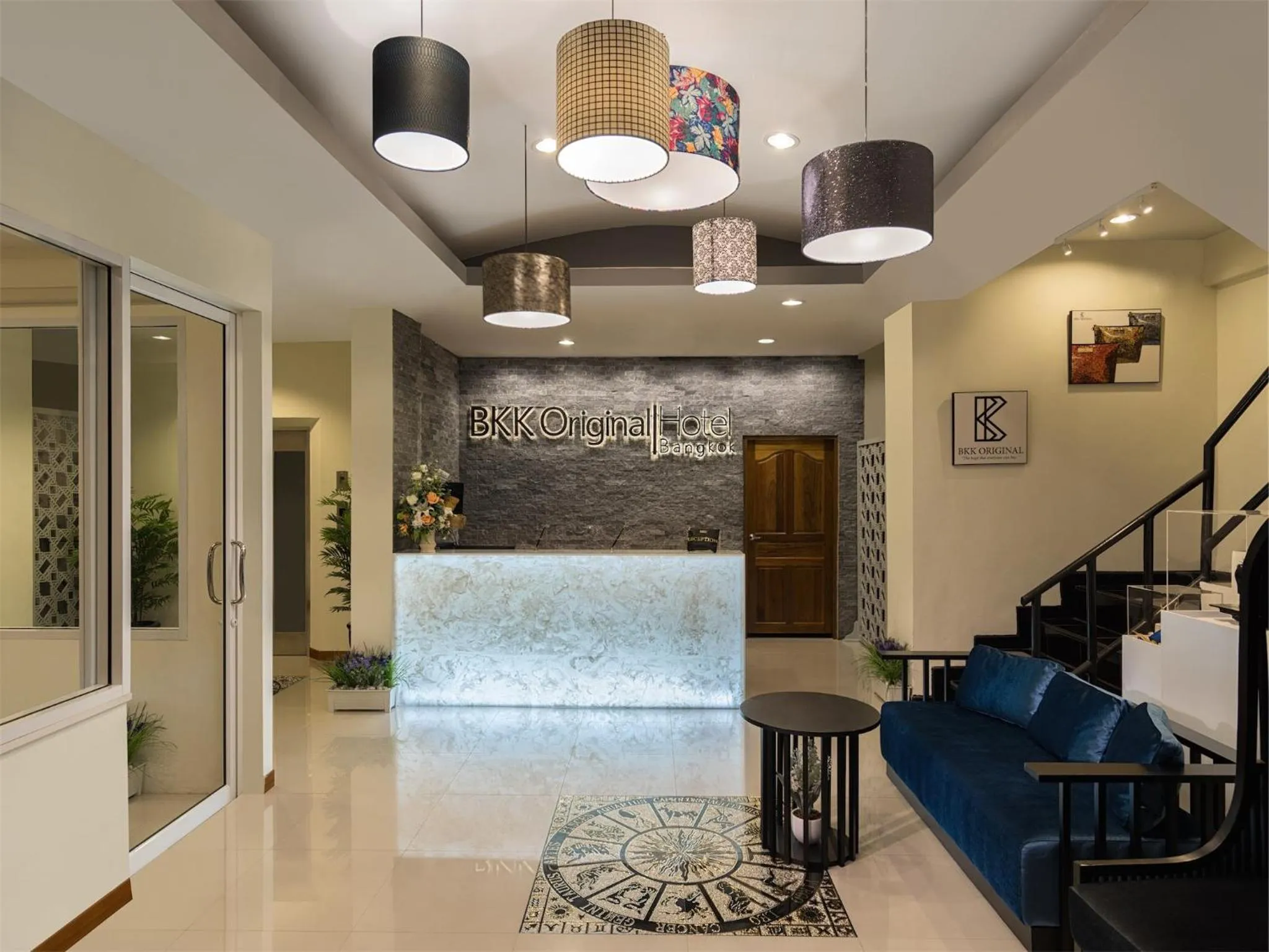 Living room in Bangkok River Loka Hotel