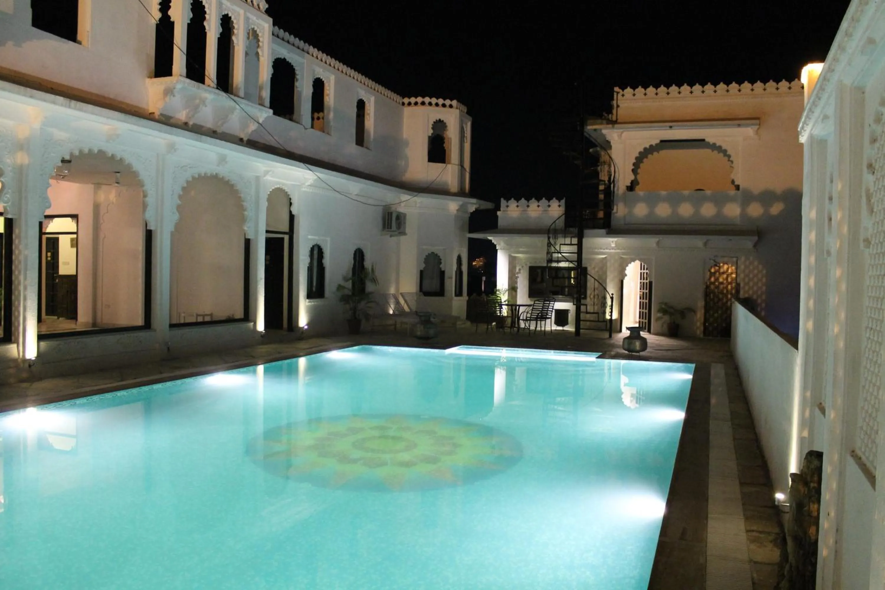 Night in Karohi Haveli - A Heritage Hotel