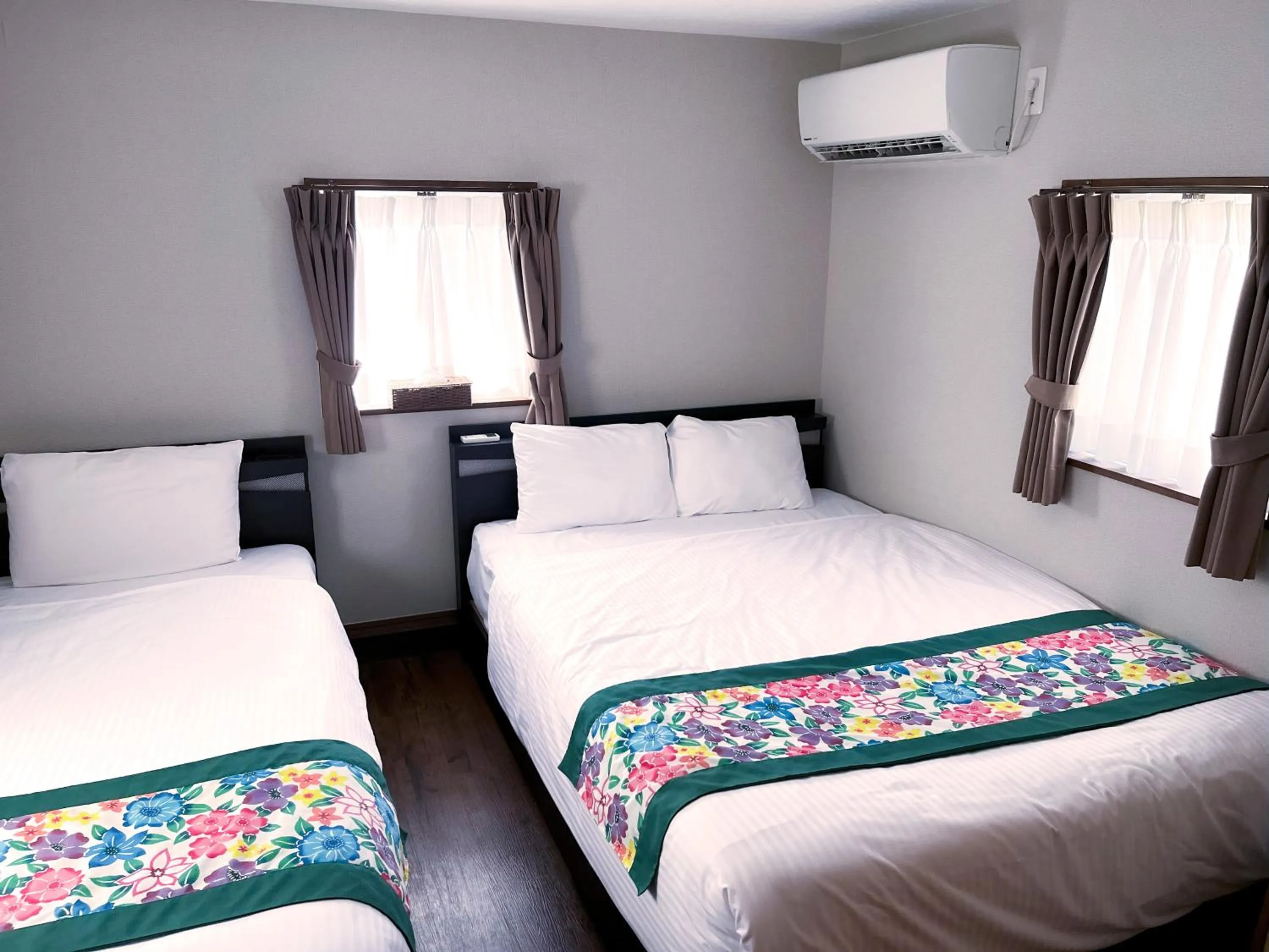 Photo of the whole room, Bed in Scallop Beach Condominium