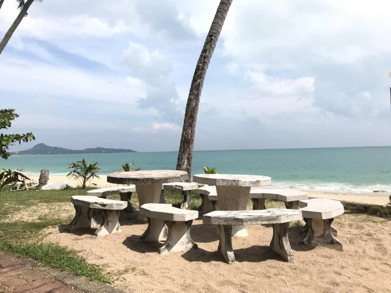 Beach in Paradise Lamai Bungalow