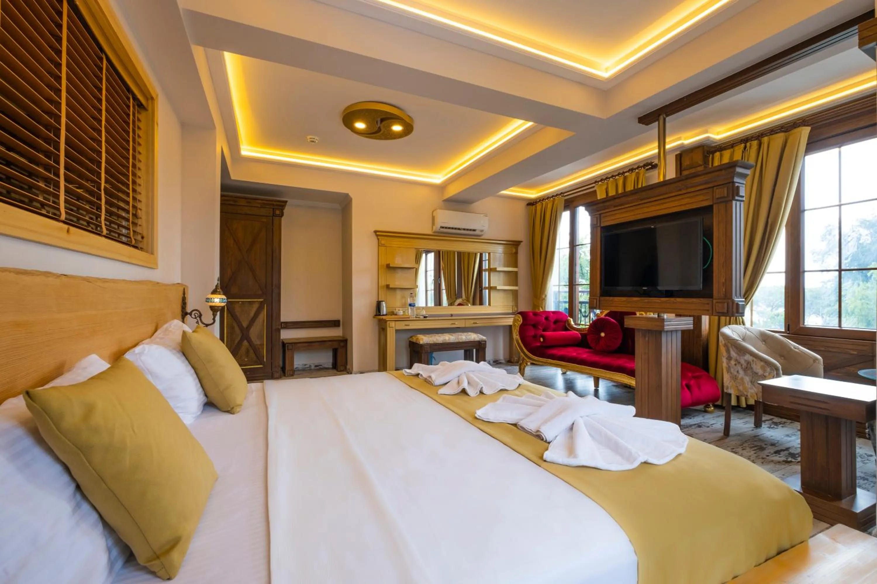 Bed in Reis Royal Hotel