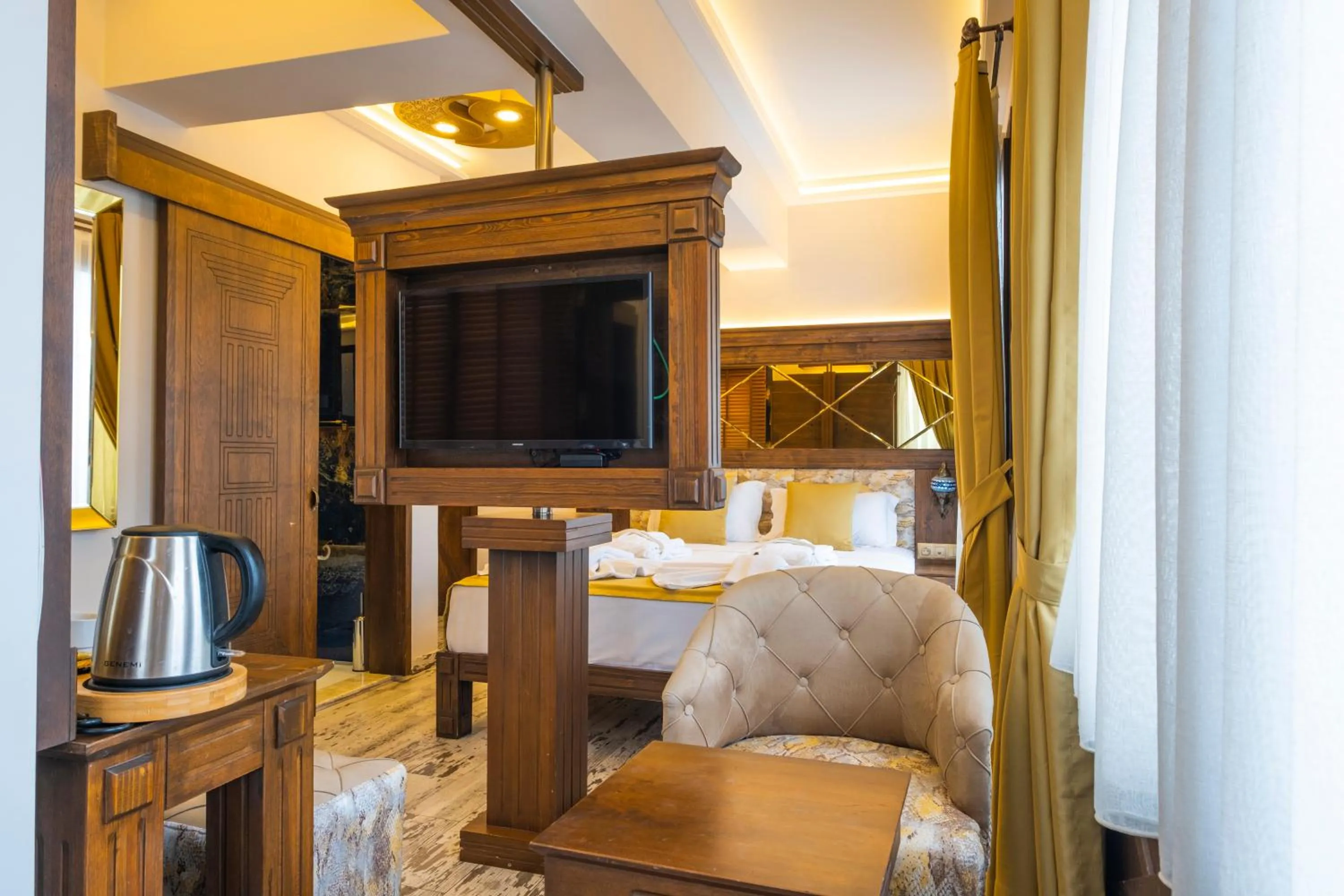 Bed in Reis Royal Hotel