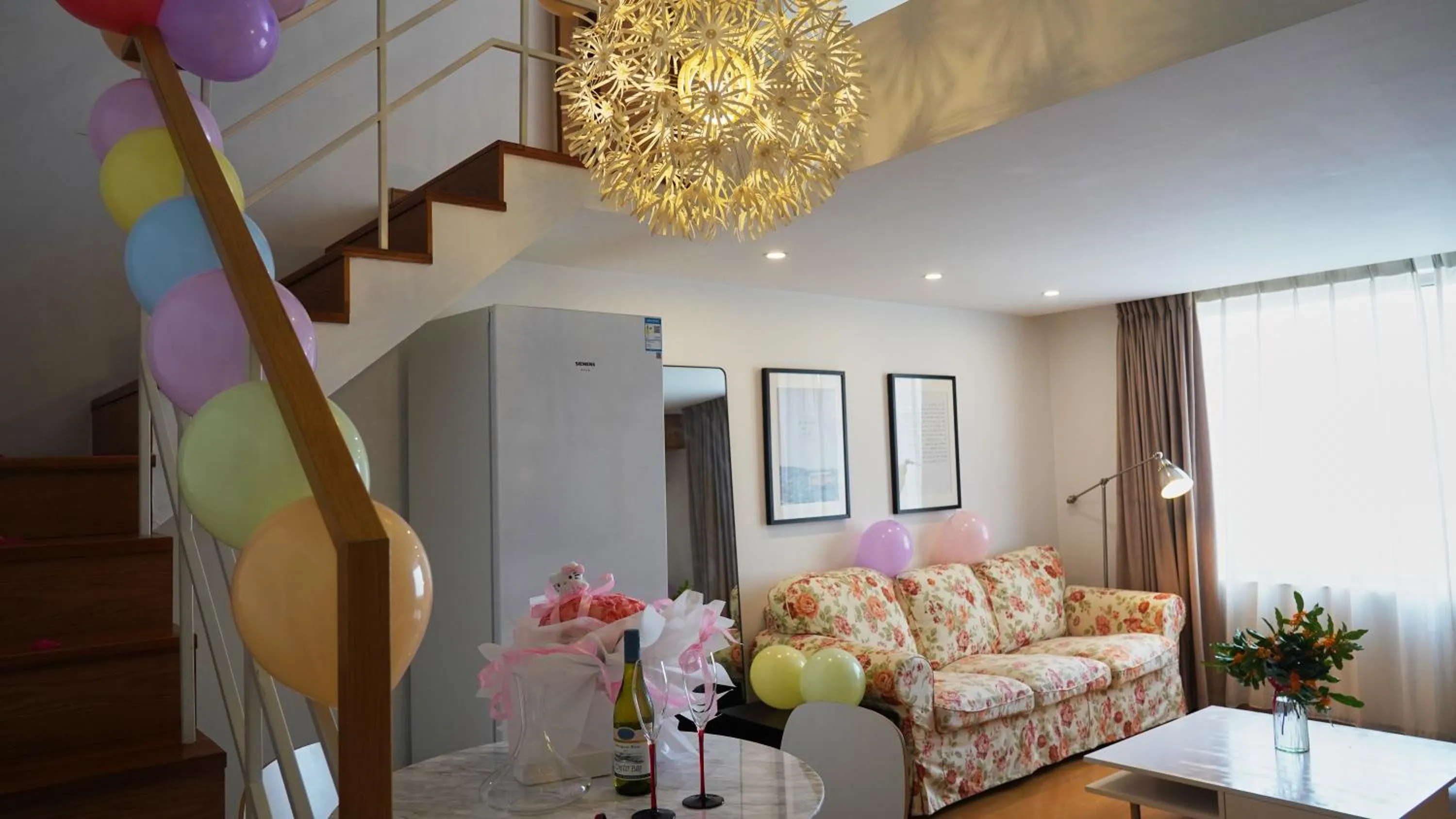 room service in Lujiazui More Residence