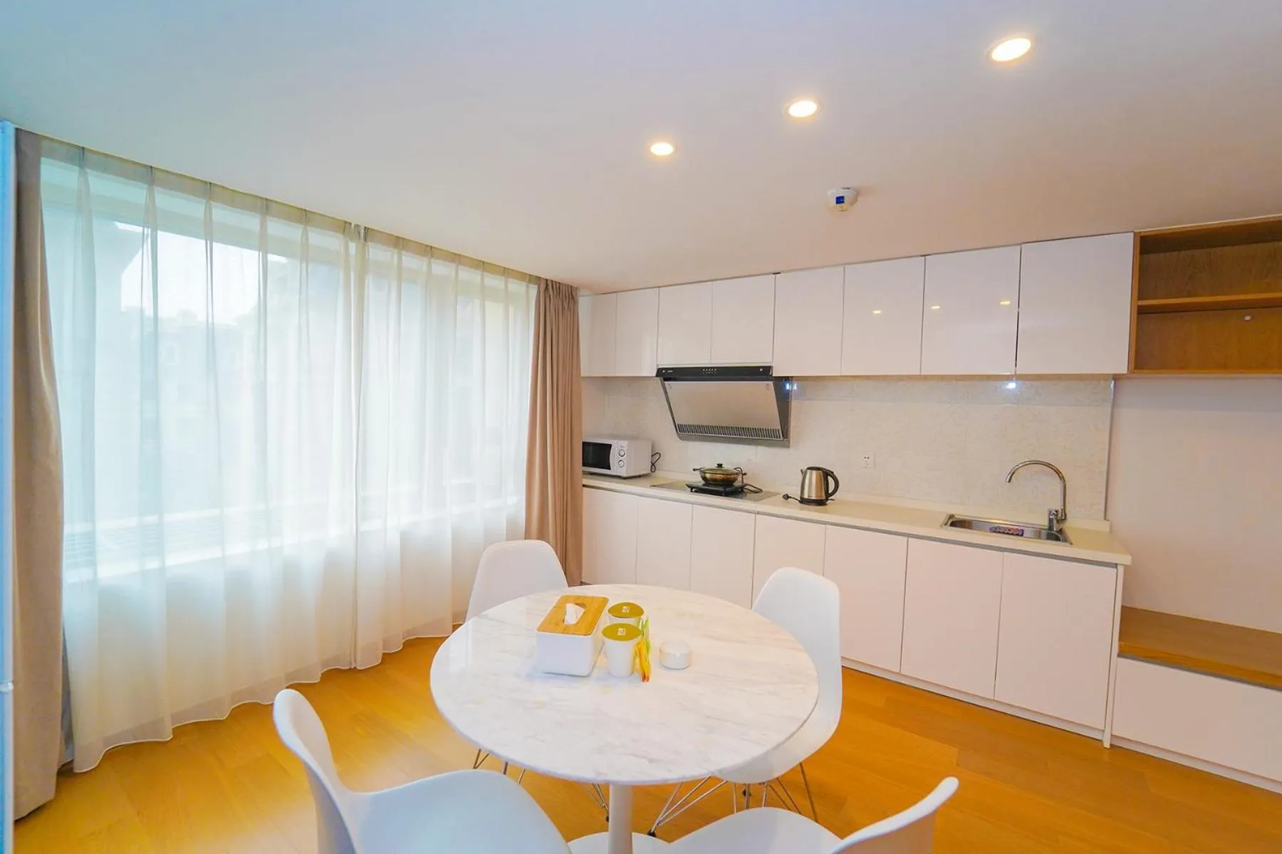 Kitchen or kitchenette in Lujiazui More Residence