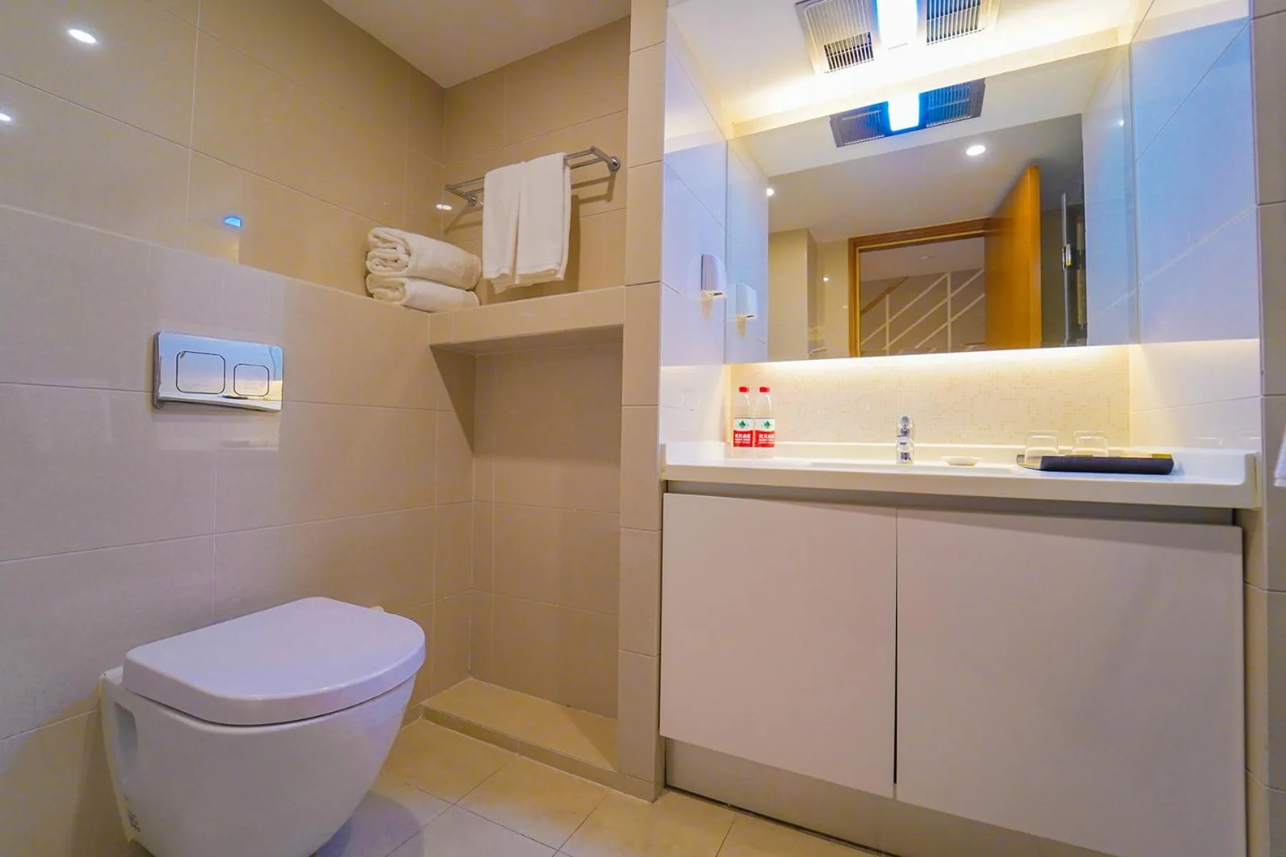 Toilet in Lujiazui More Residence