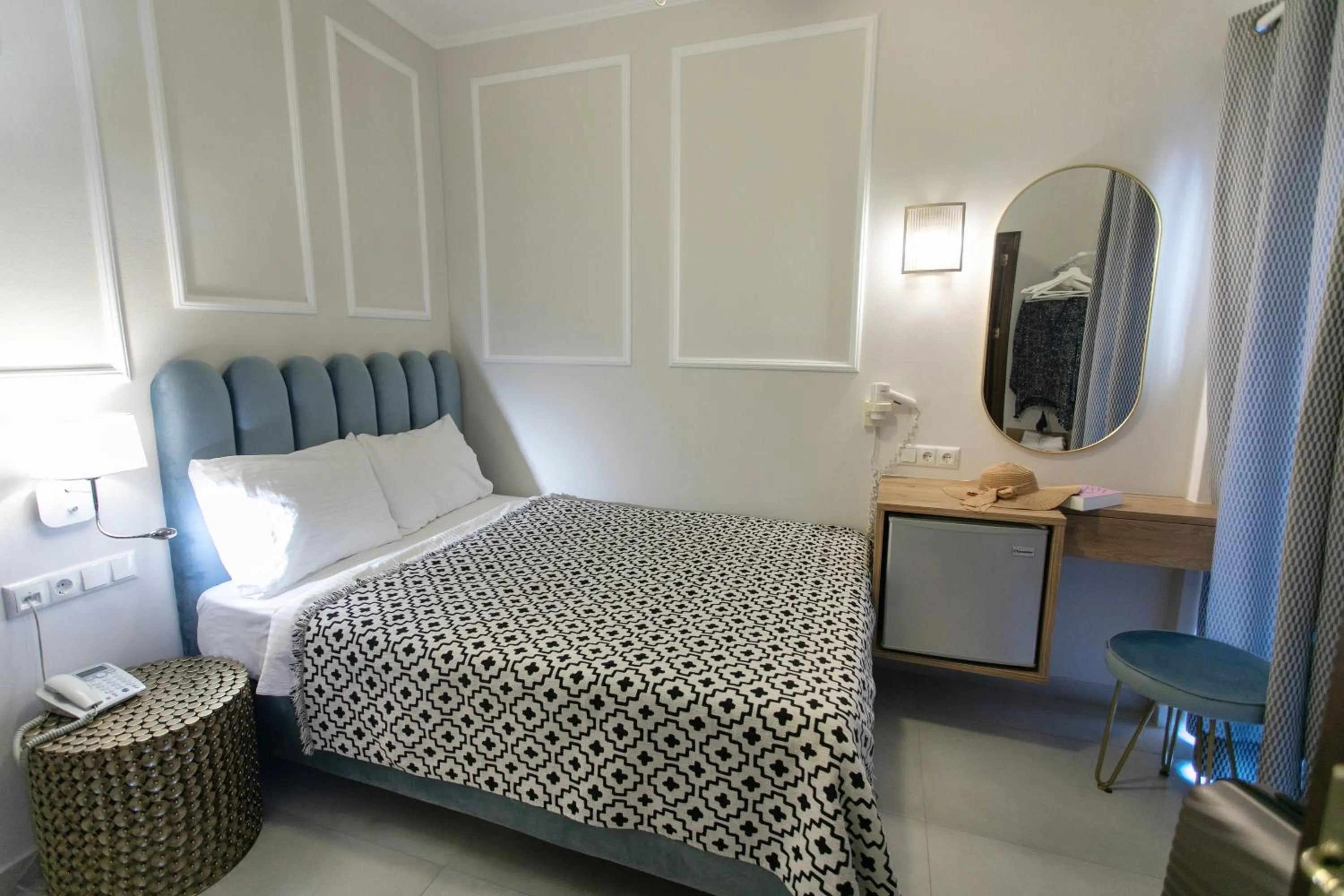 Photo of the whole room, Bed in Paradise Hotel