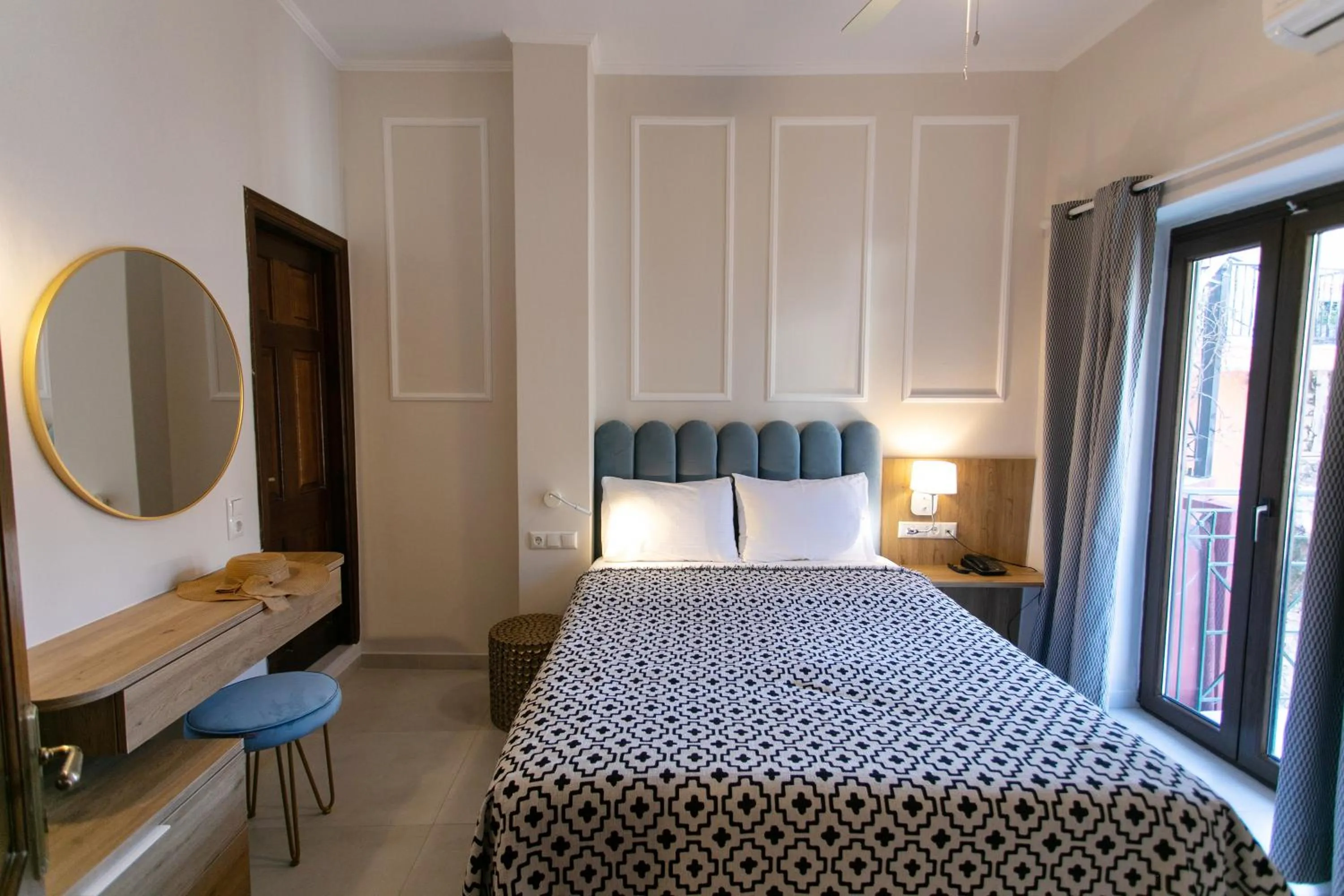 Photo of the whole room, Bed in Paradise Hotel