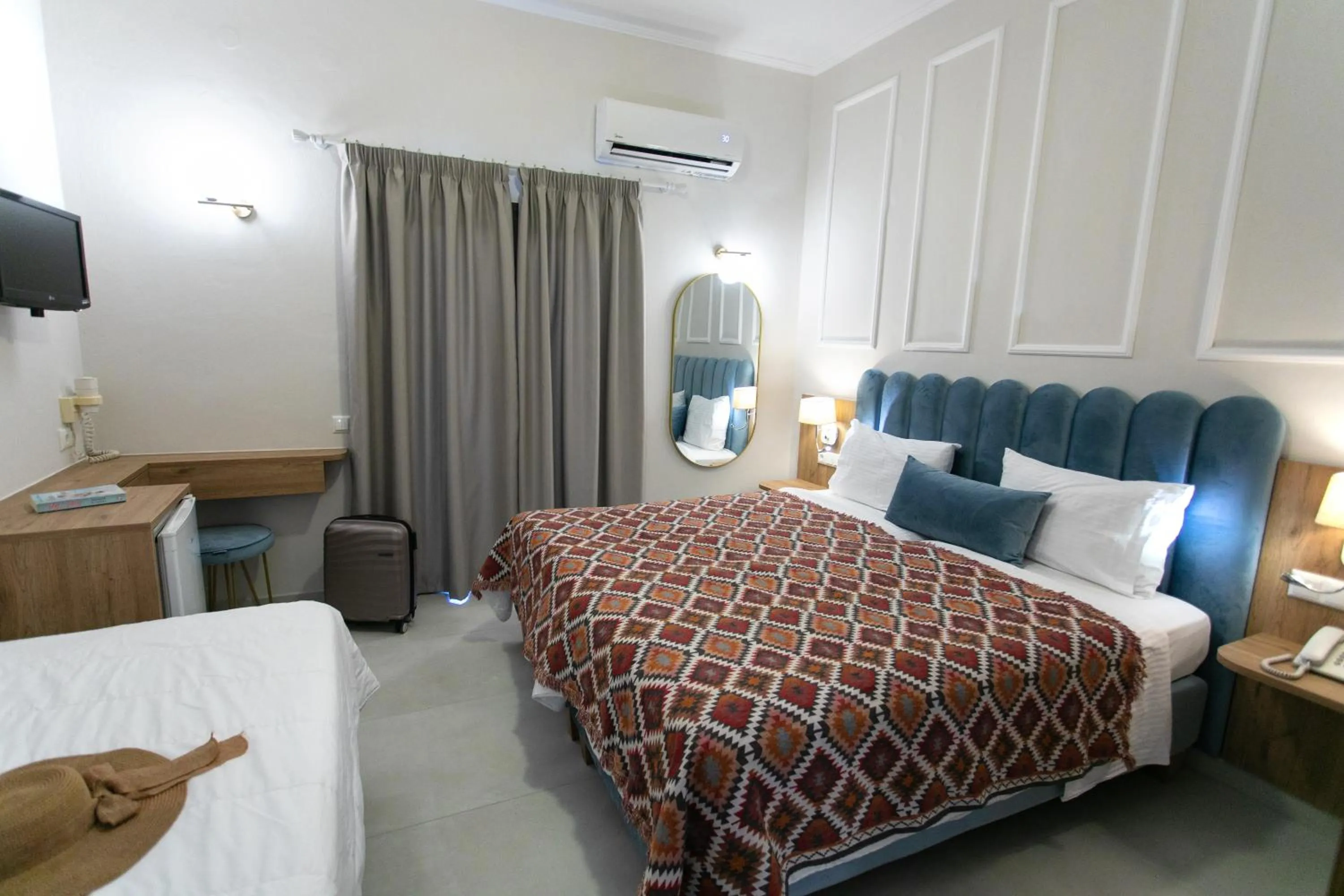 Photo of the whole room, Bed in Paradise Hotel