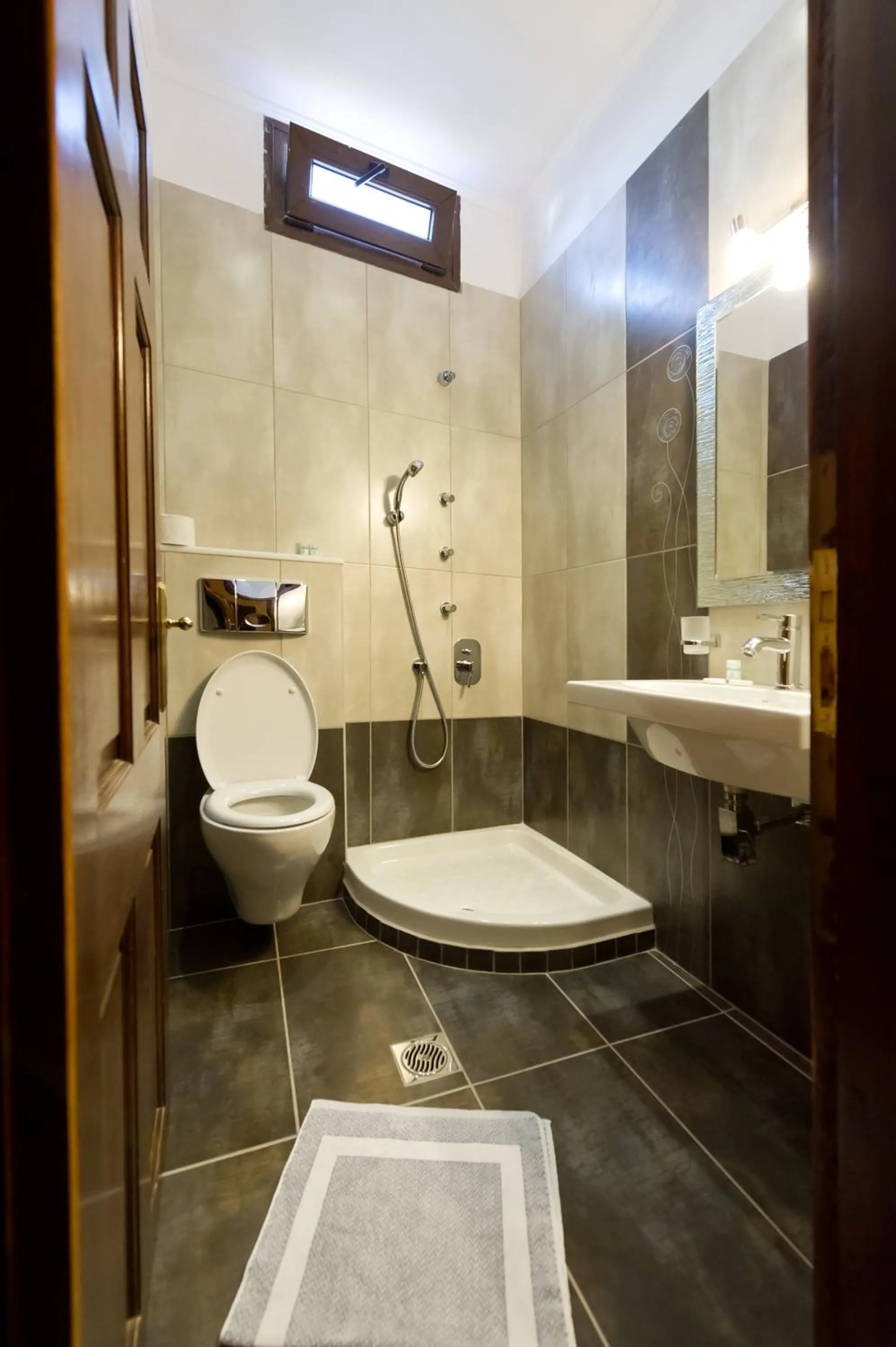 Bathroom in Paradise Hotel