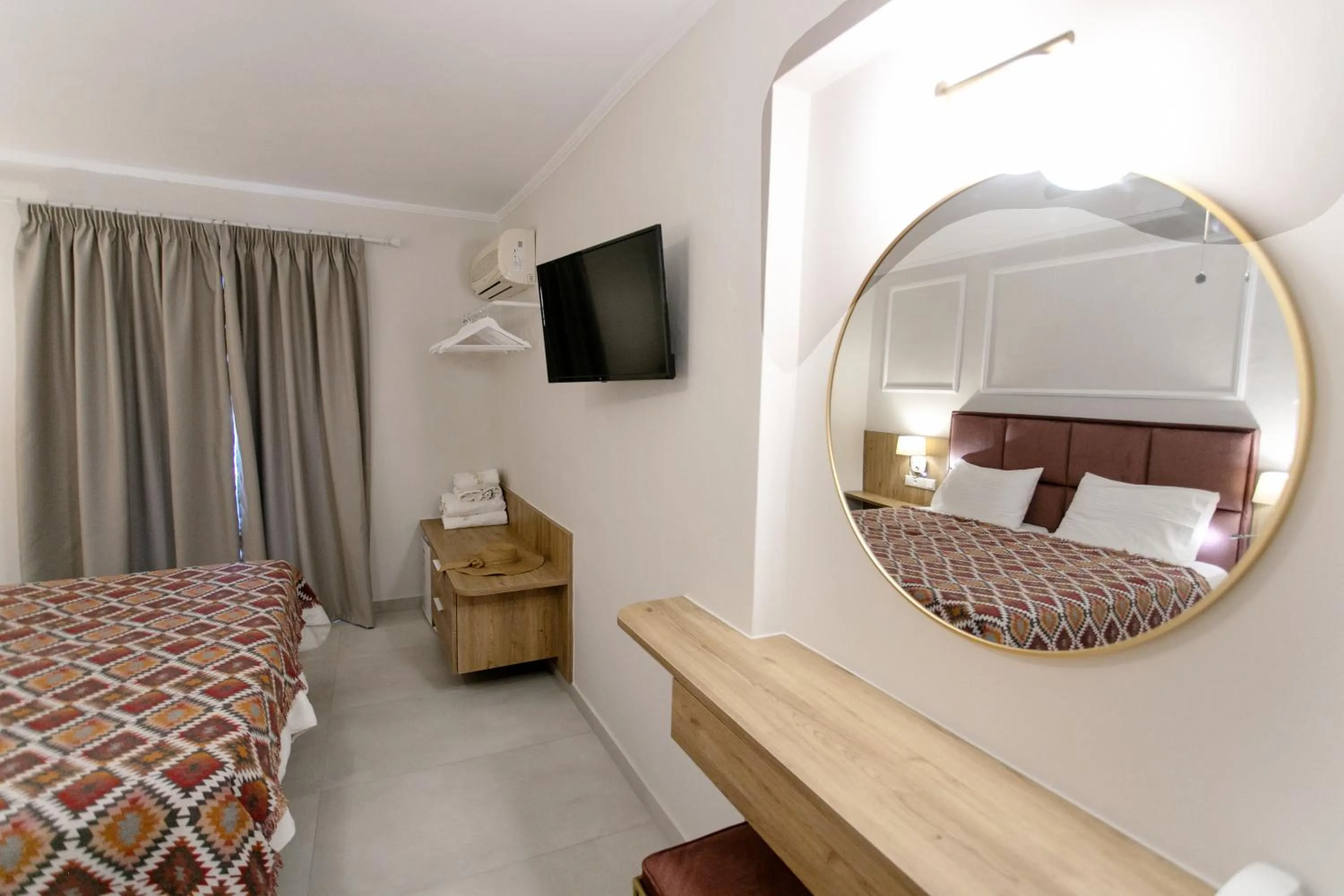 Photo of the whole room, Bed in Paradise Hotel