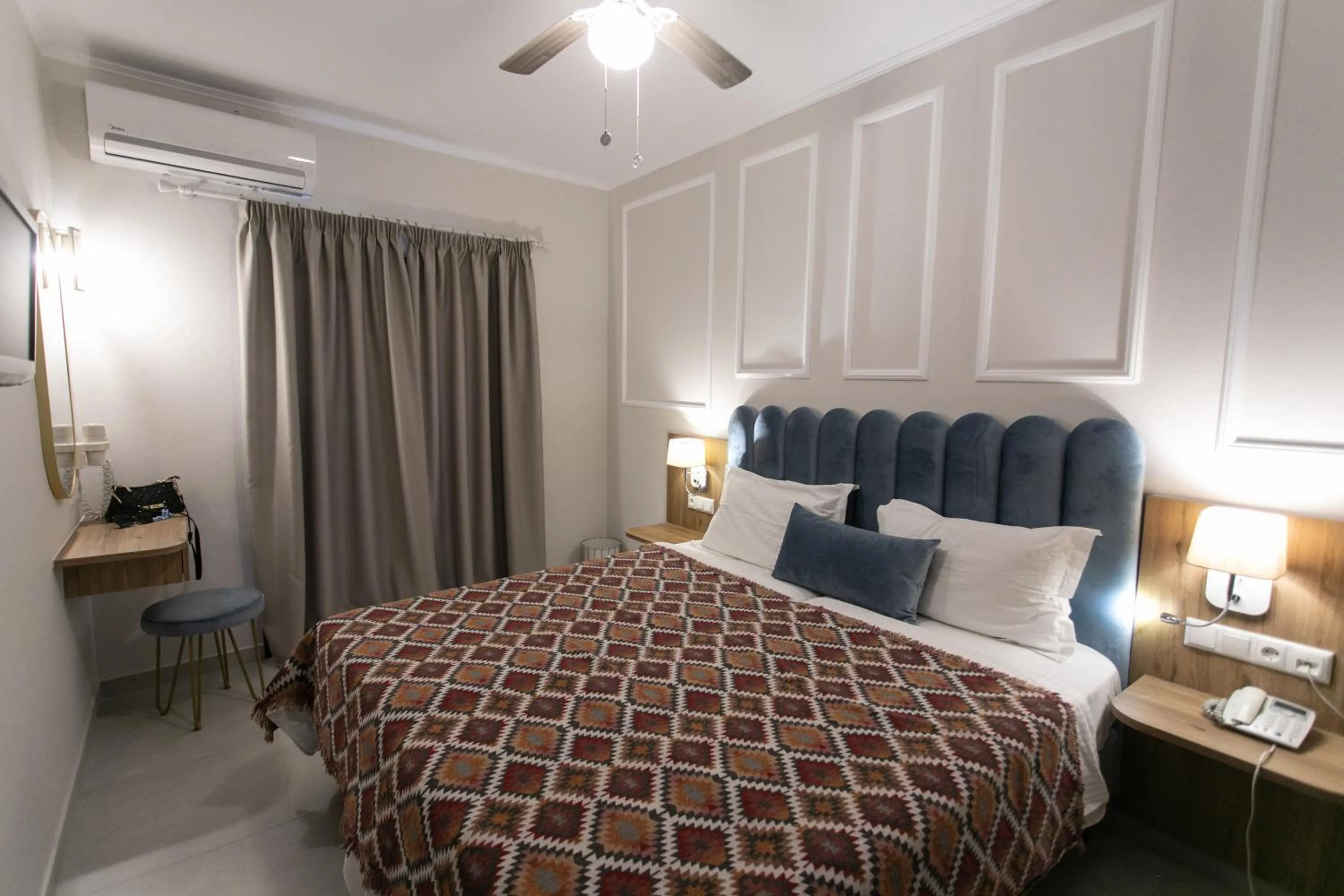 Photo of the whole room, Bed in Paradise Hotel