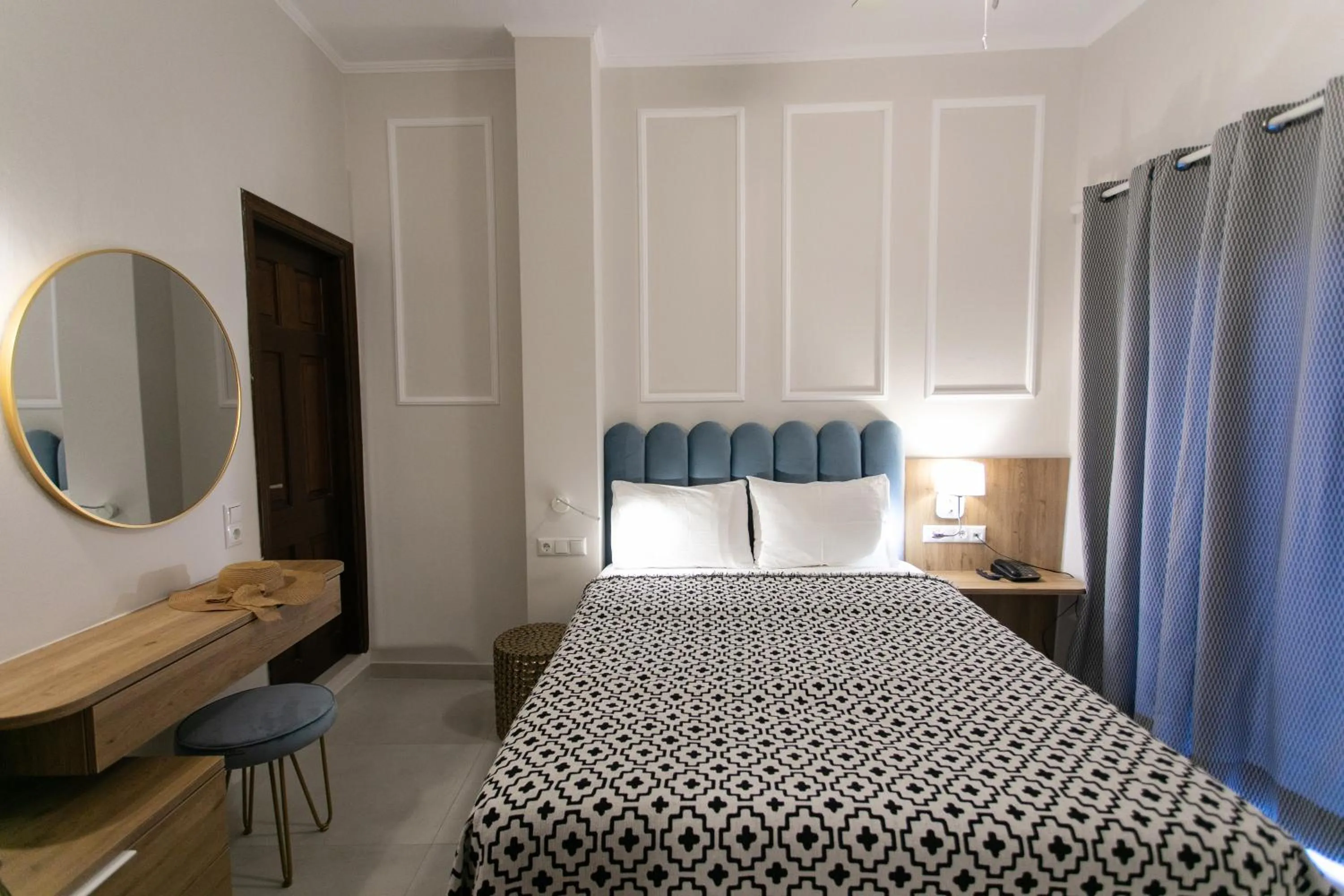 Photo of the whole room, Bed in Paradise Hotel