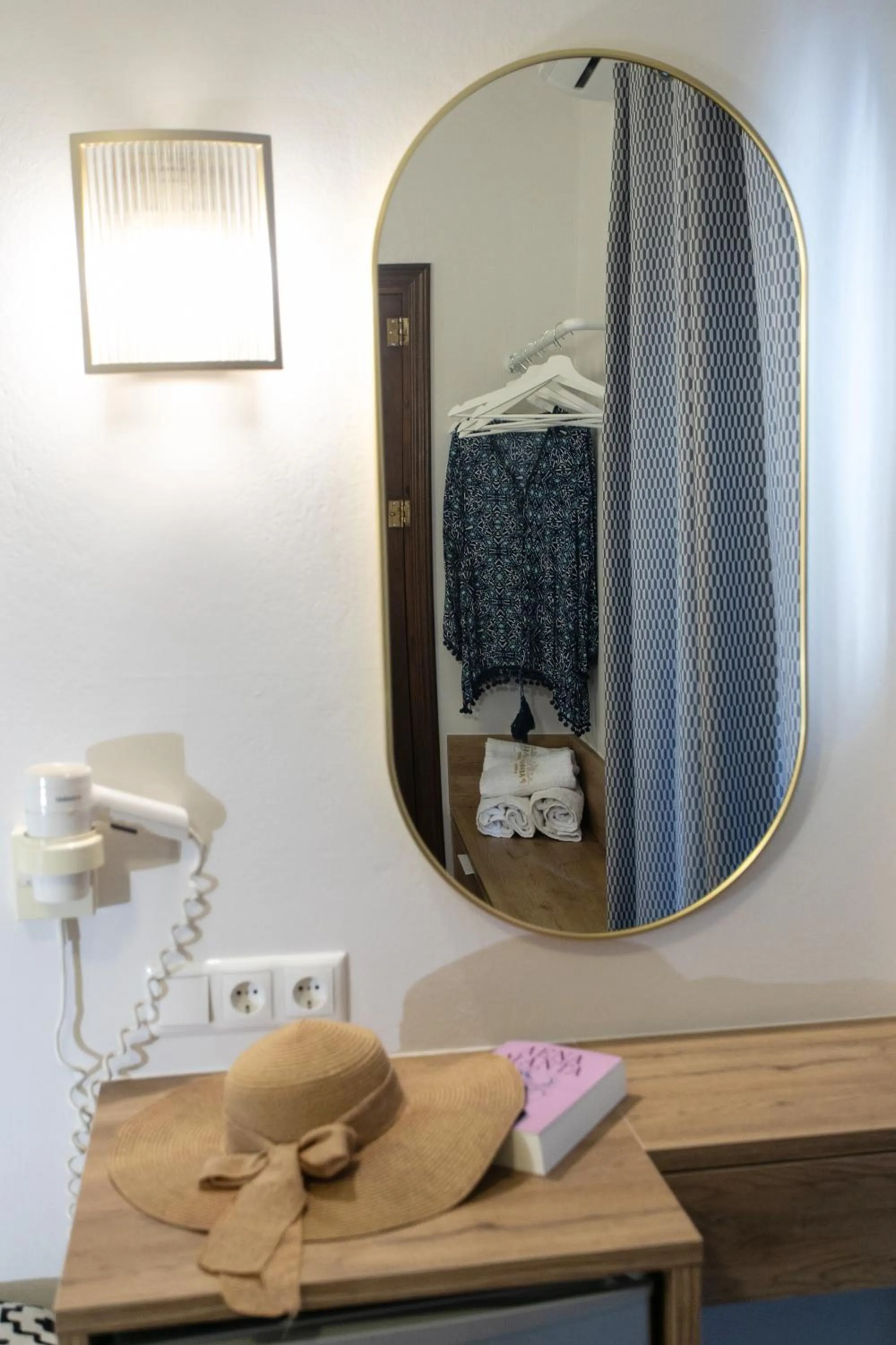 Photo of the whole room in Paradise Hotel