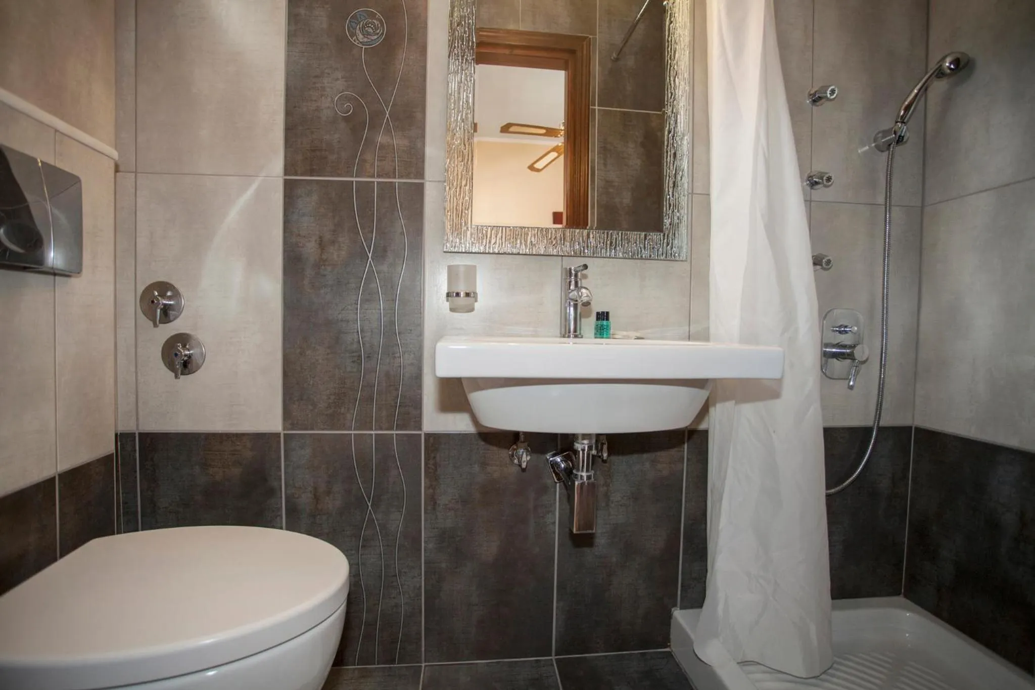 Bathroom in Paradise Hotel