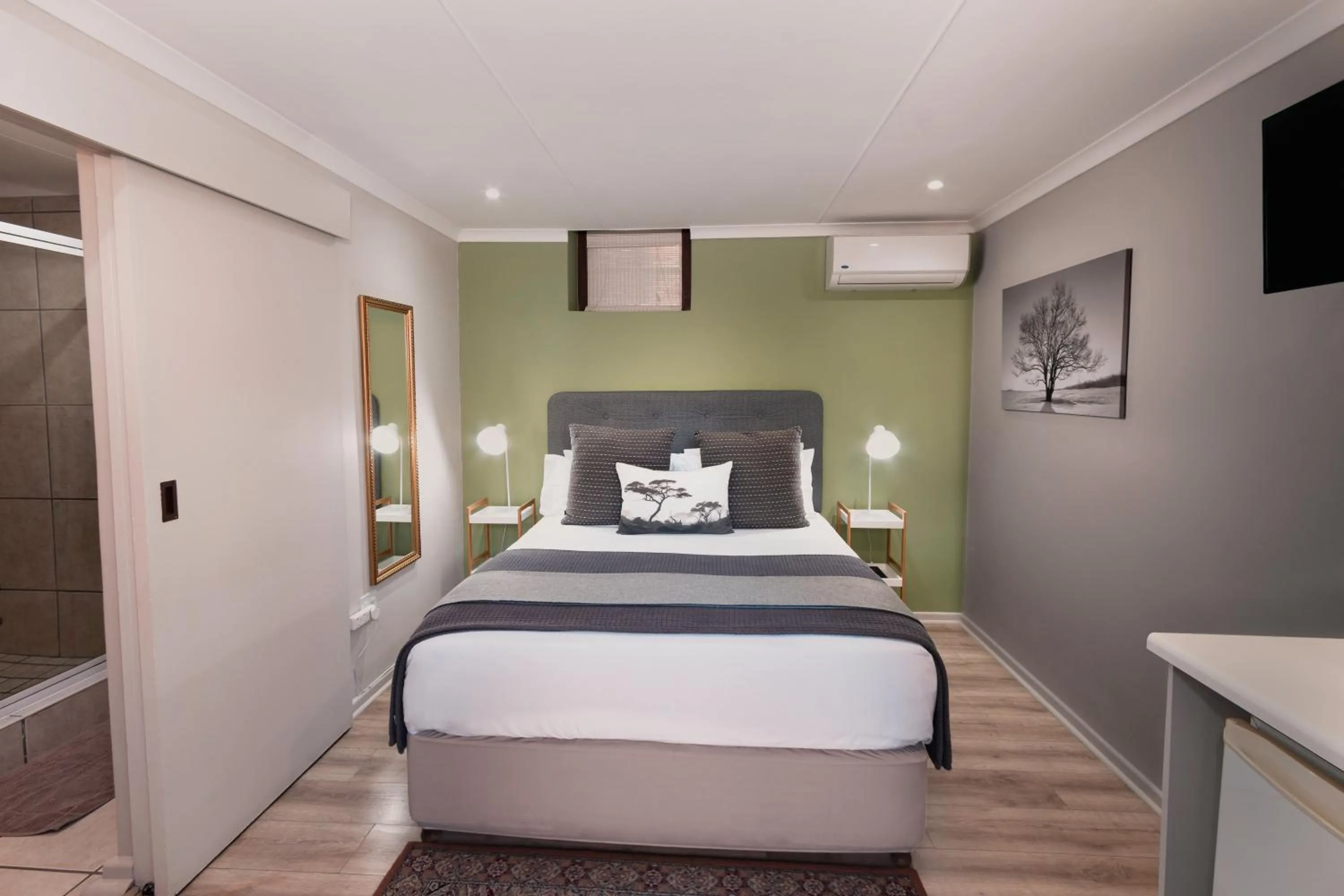 Bedroom, Bed in 88 Baron van Reede Guesthouse