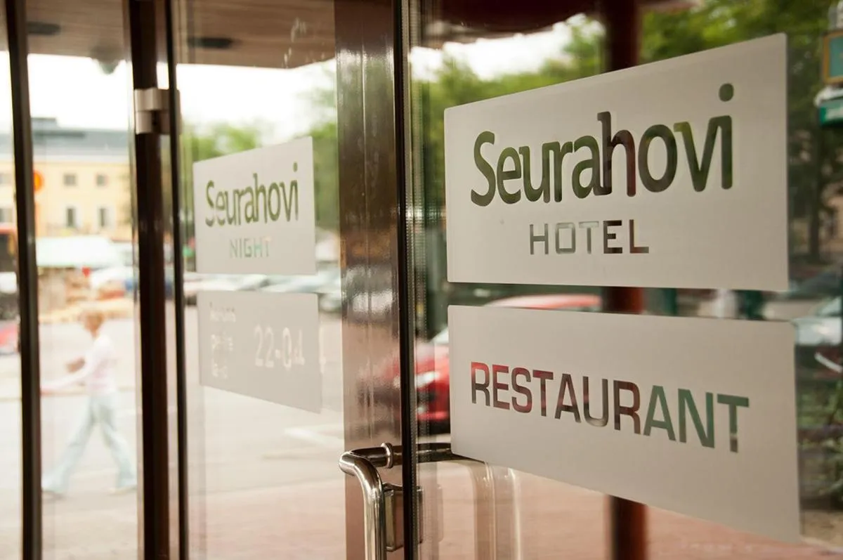 Facade/entrance in Hotelli Seurahovi