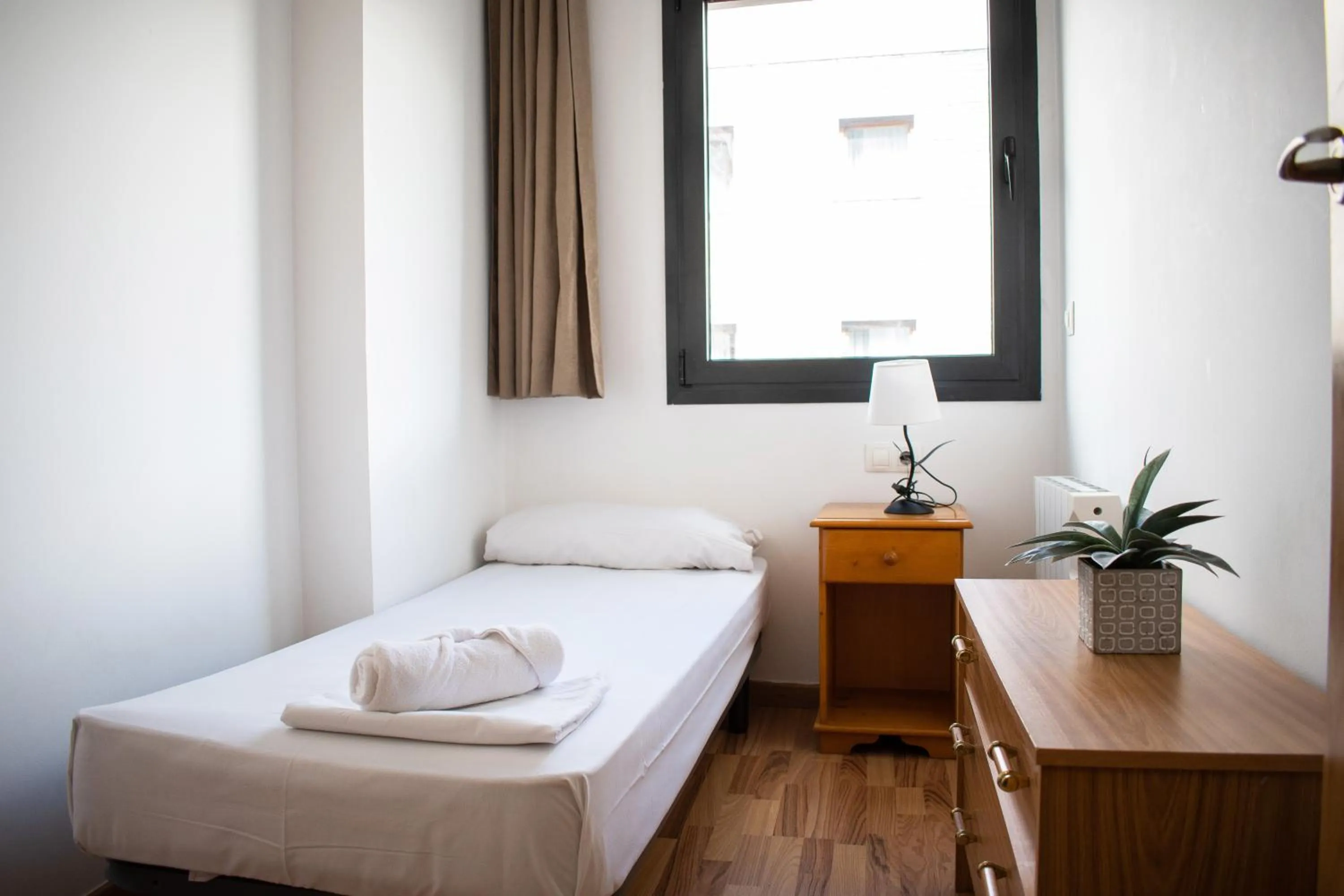 Bedroom, Bed in Apartamentos La Solana 3000