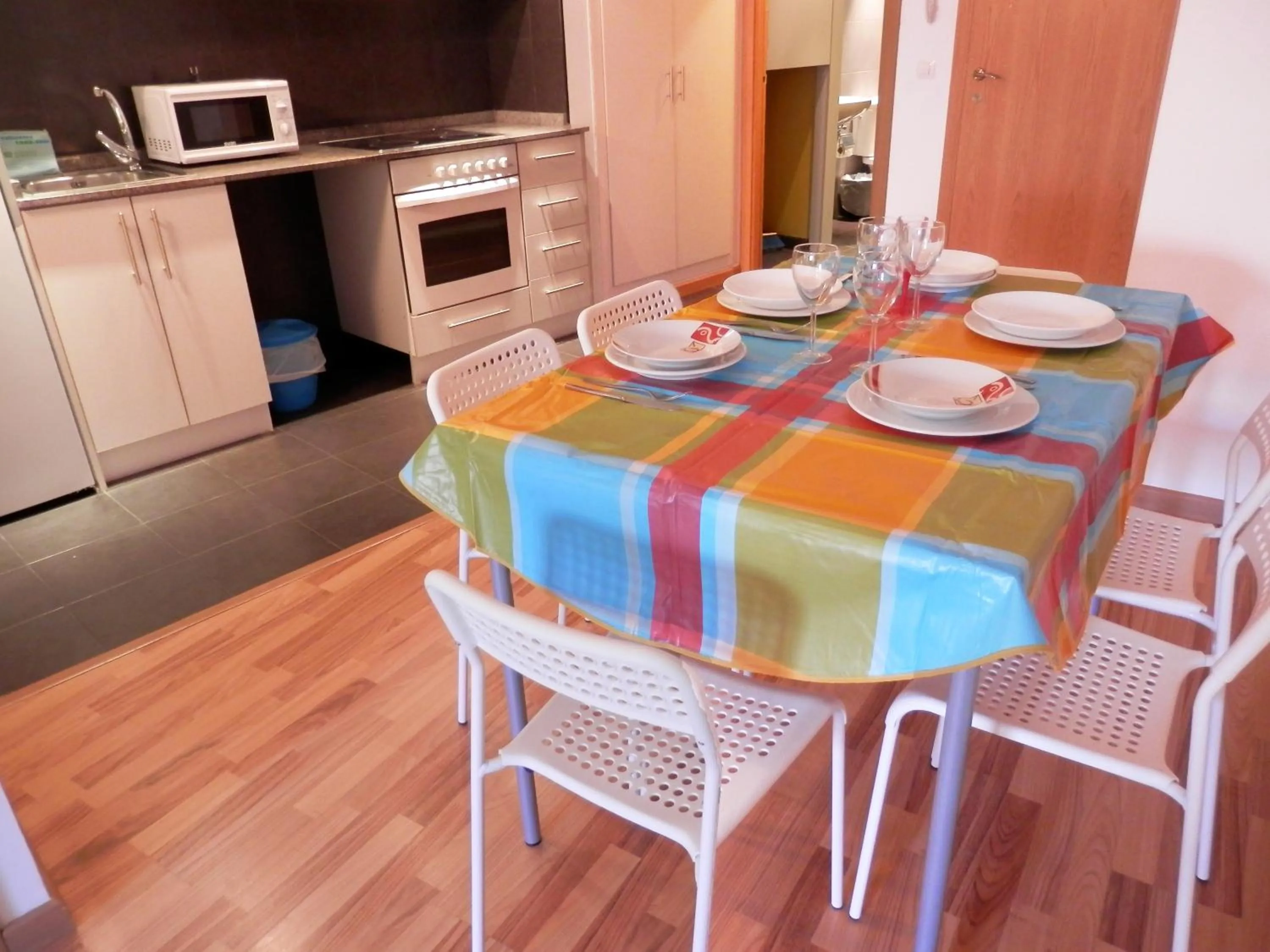 Kitchen or kitchenette in Apartamentos La Solana 3000