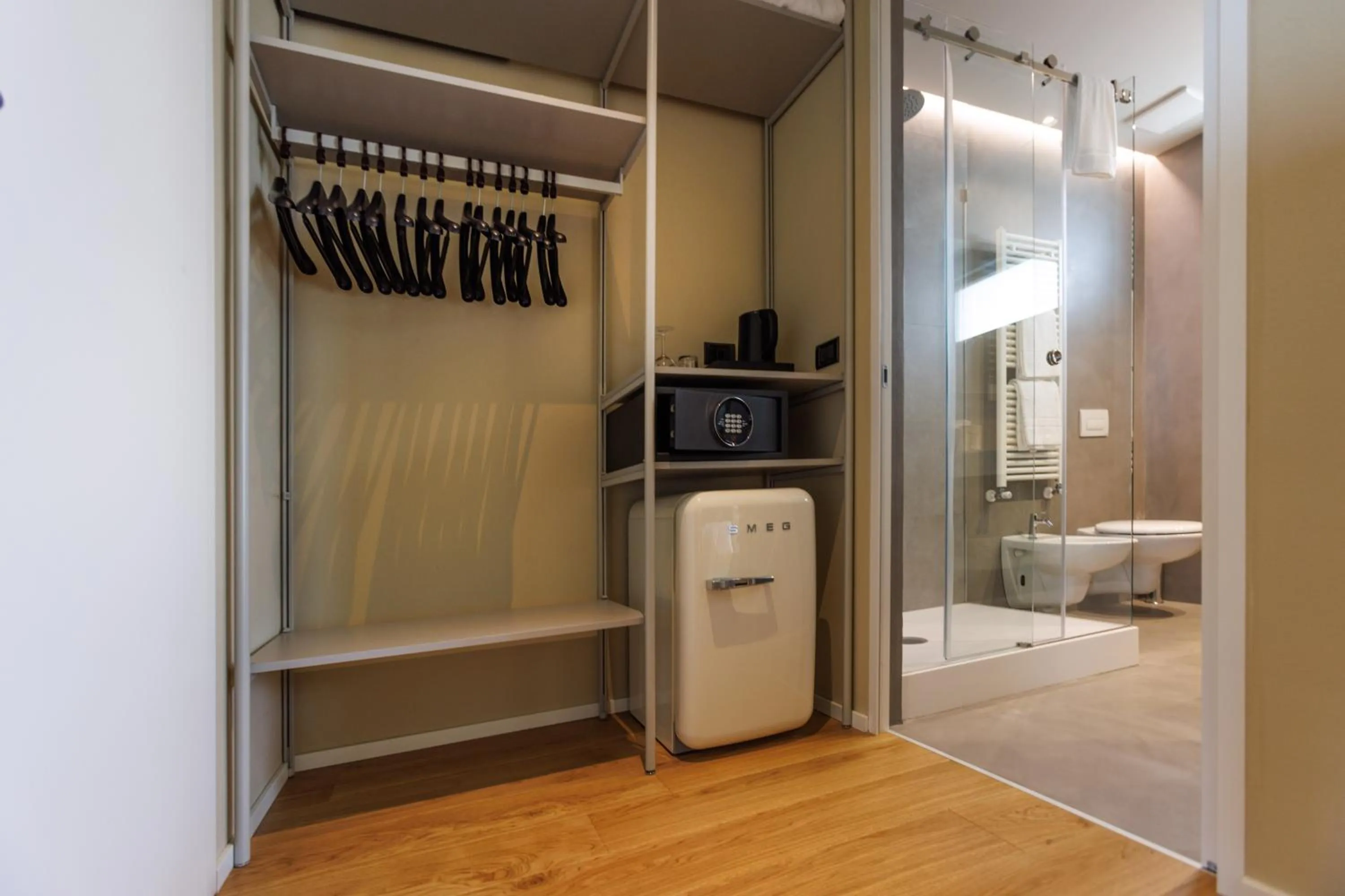 Shower in Hotel Meridiana