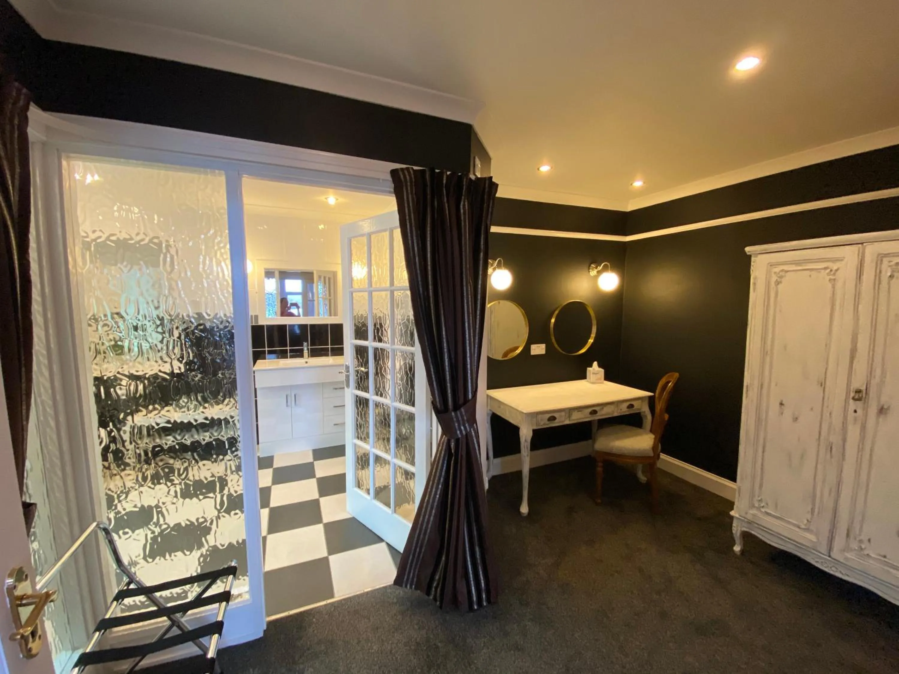 Photo of the whole room, Bed in Barriemore Oban