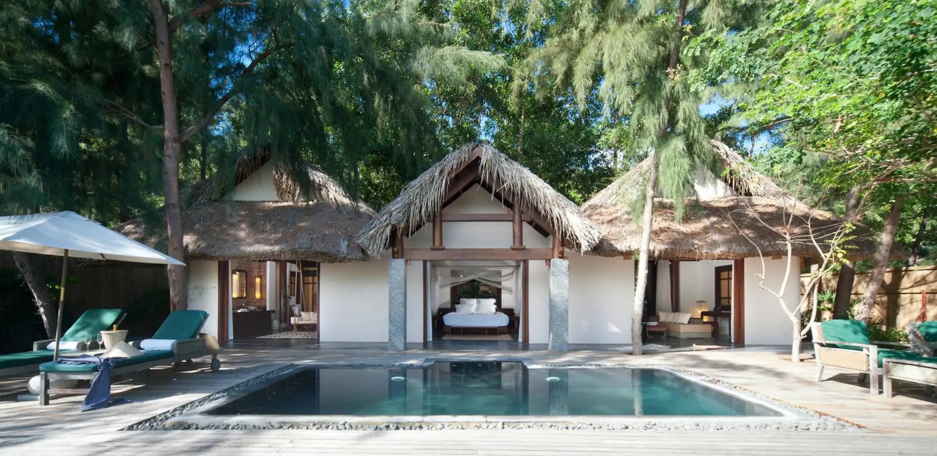 Two-Bedroom Beachfront Villa with Pool in L'Alya Ninh Van Bay Two-Bedroom Beachfront Villa with Pool in L'Alya Ninh Van Bay