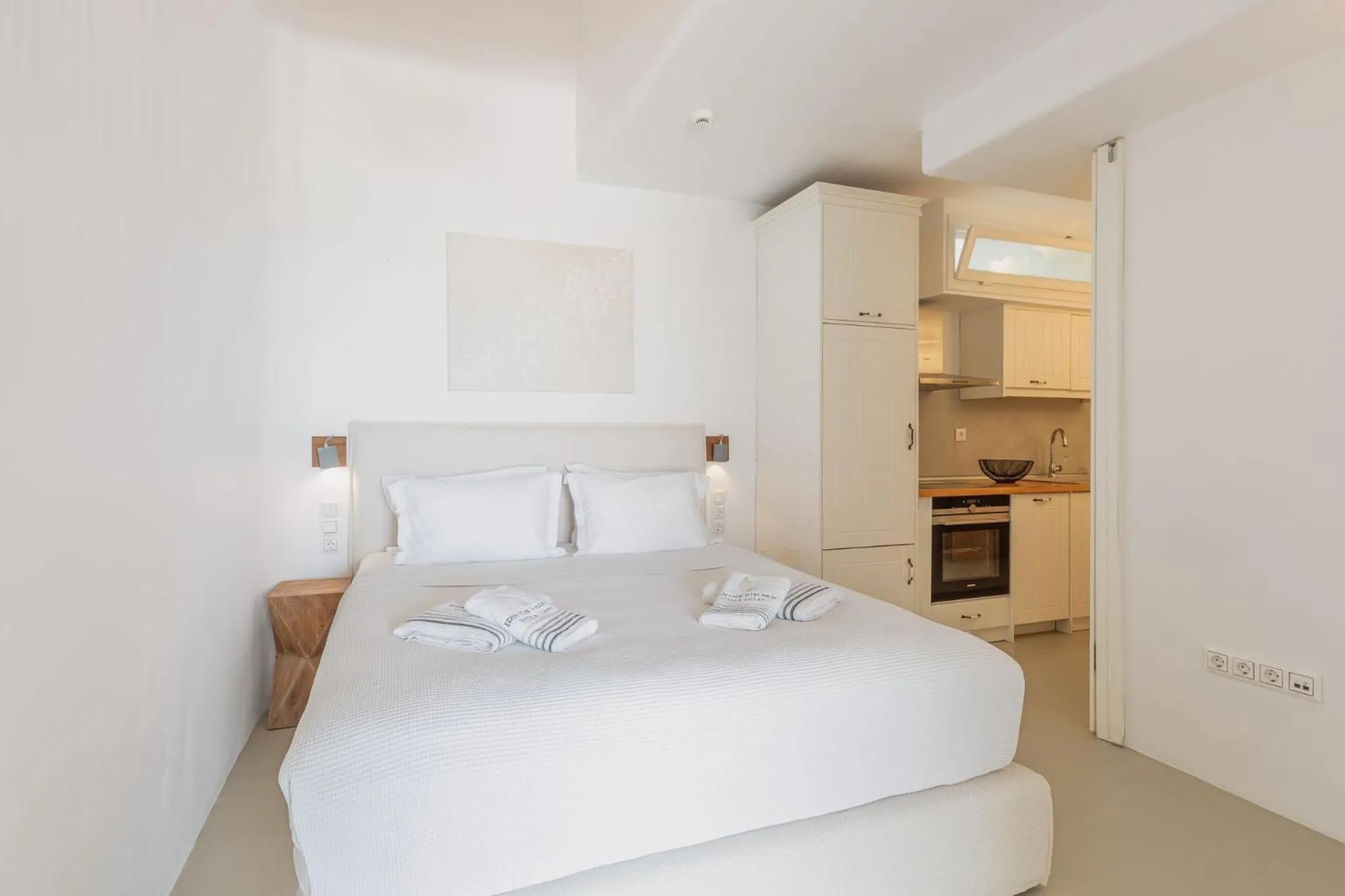 Bed in Eden View Suites & Villas