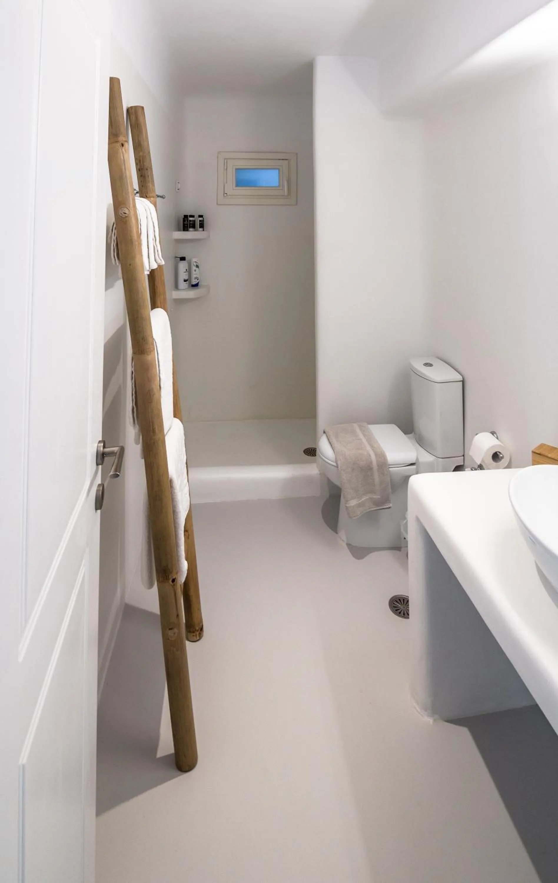 Bathroom, Bed in Eden View Suites & Villas