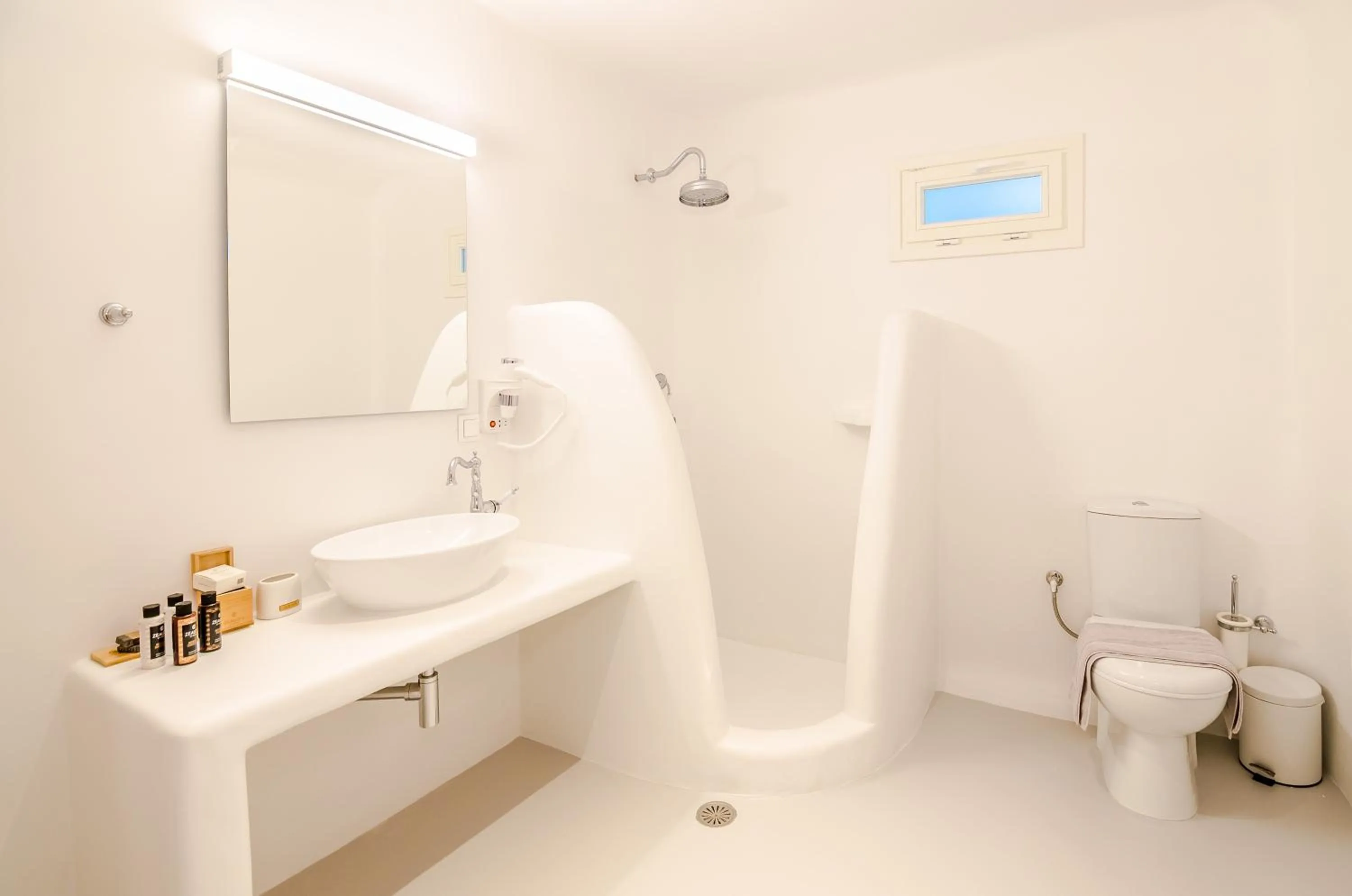 Bathroom in Eden View Suites & Villas