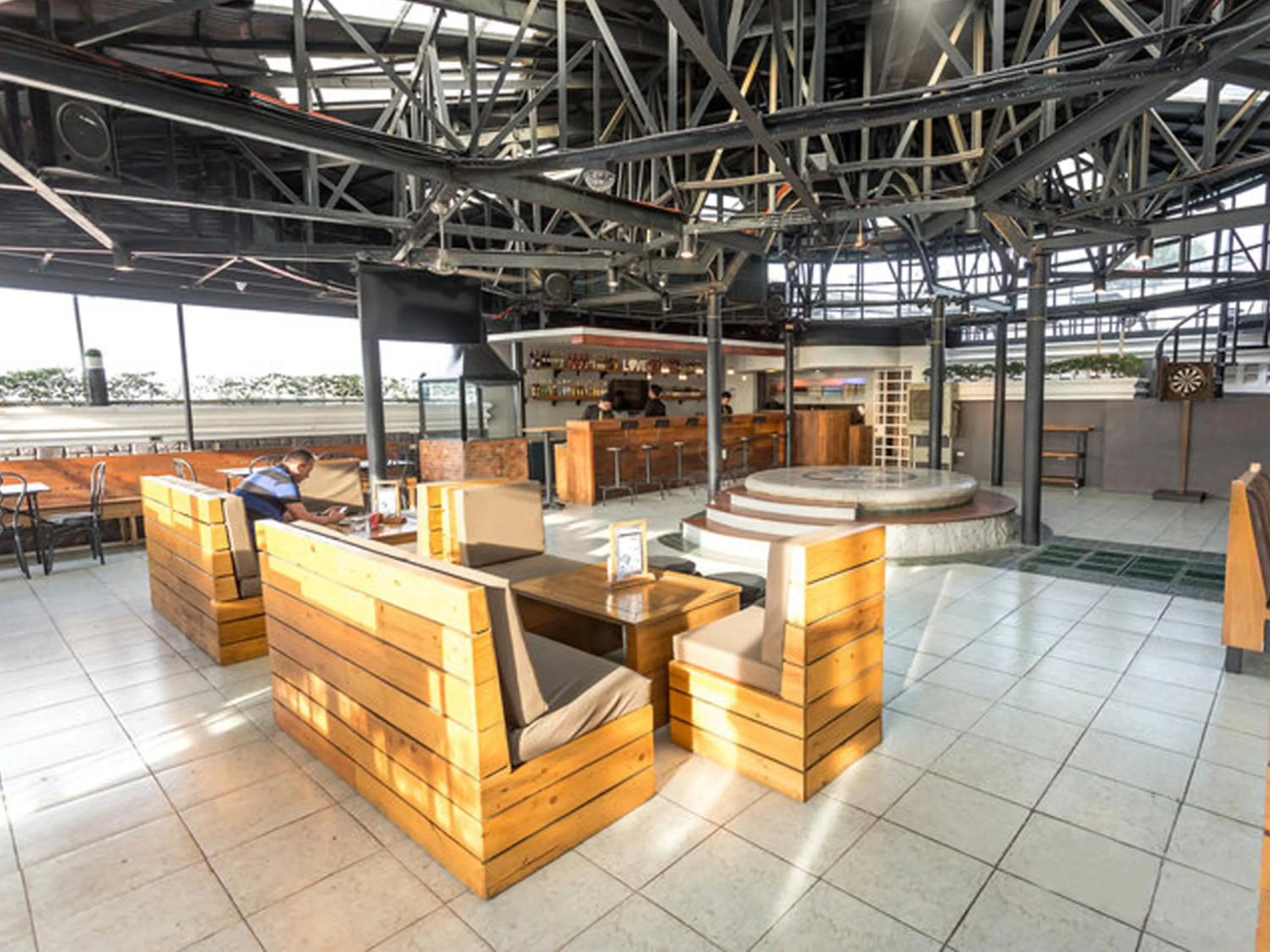 Lounge or bar in Urban Travellers Hotel