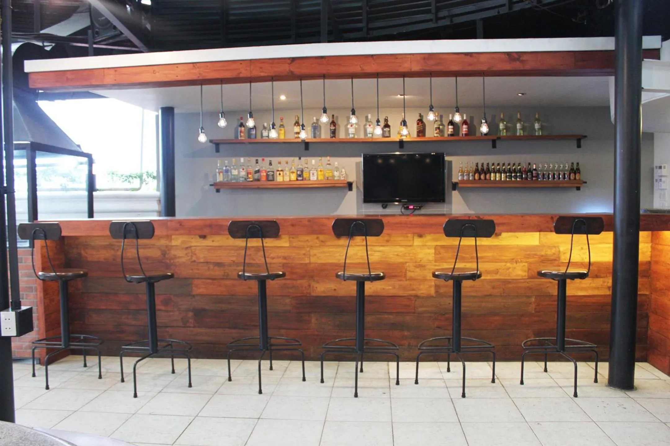 Lounge or bar in Urban Travellers Hotel