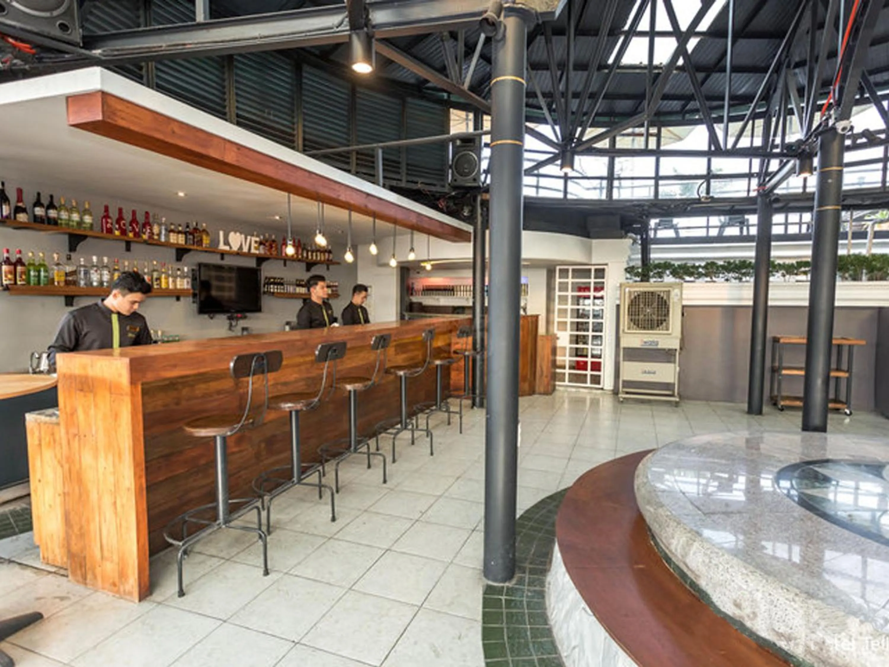 Lounge or bar in Urban Travellers Hotel