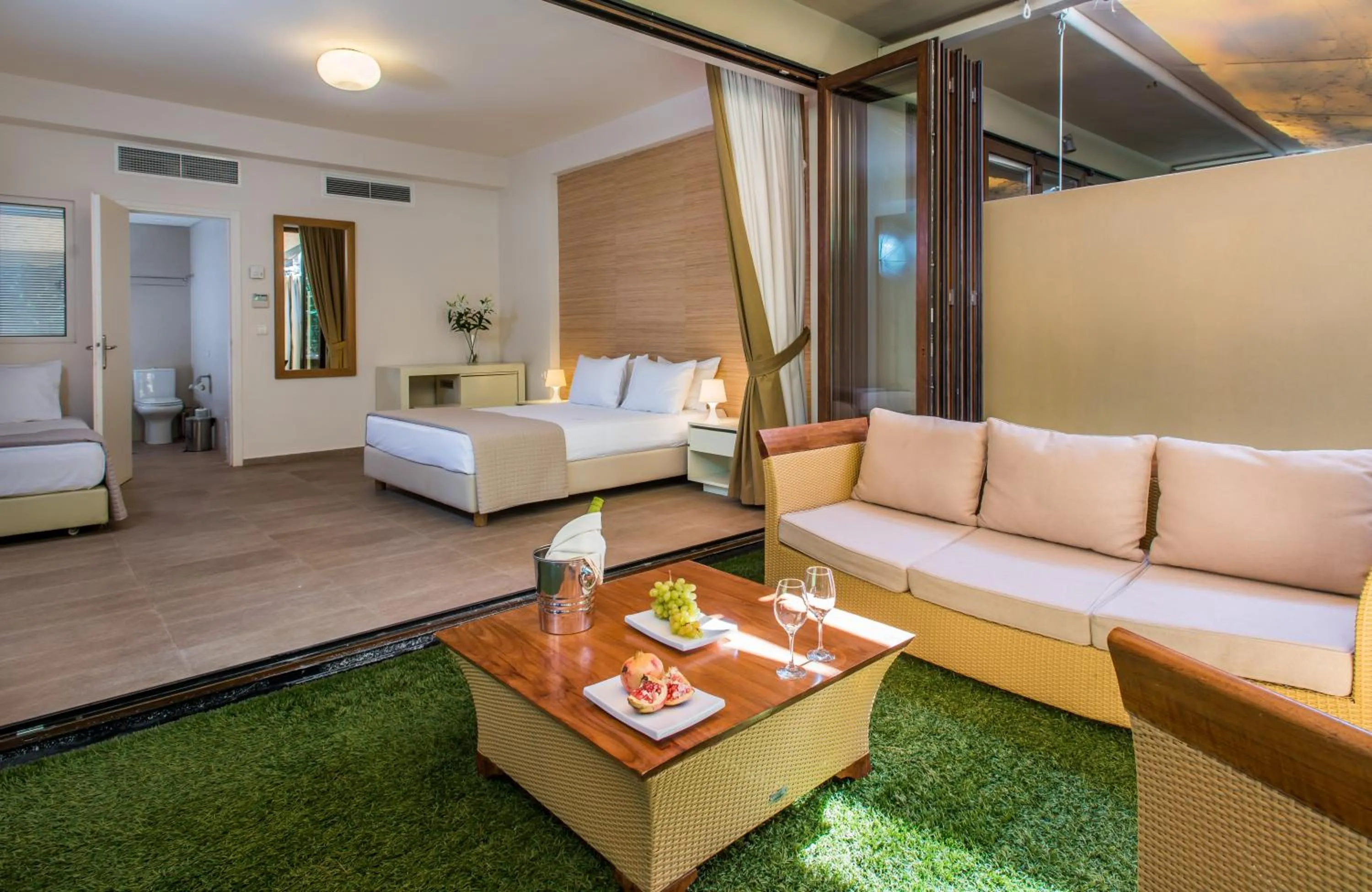 Balcony/Terrace, Bed in Club Agia Anna