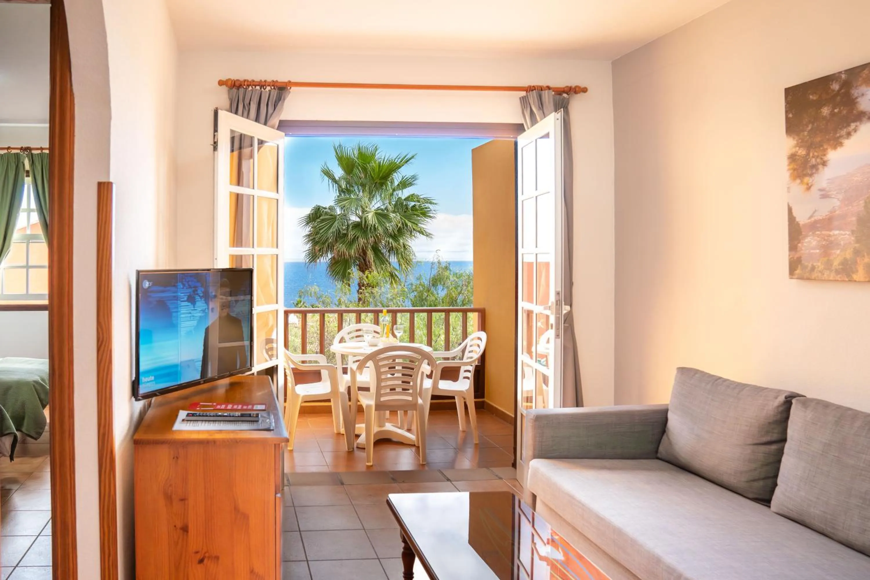 Apartamentos Oasis San Antonio