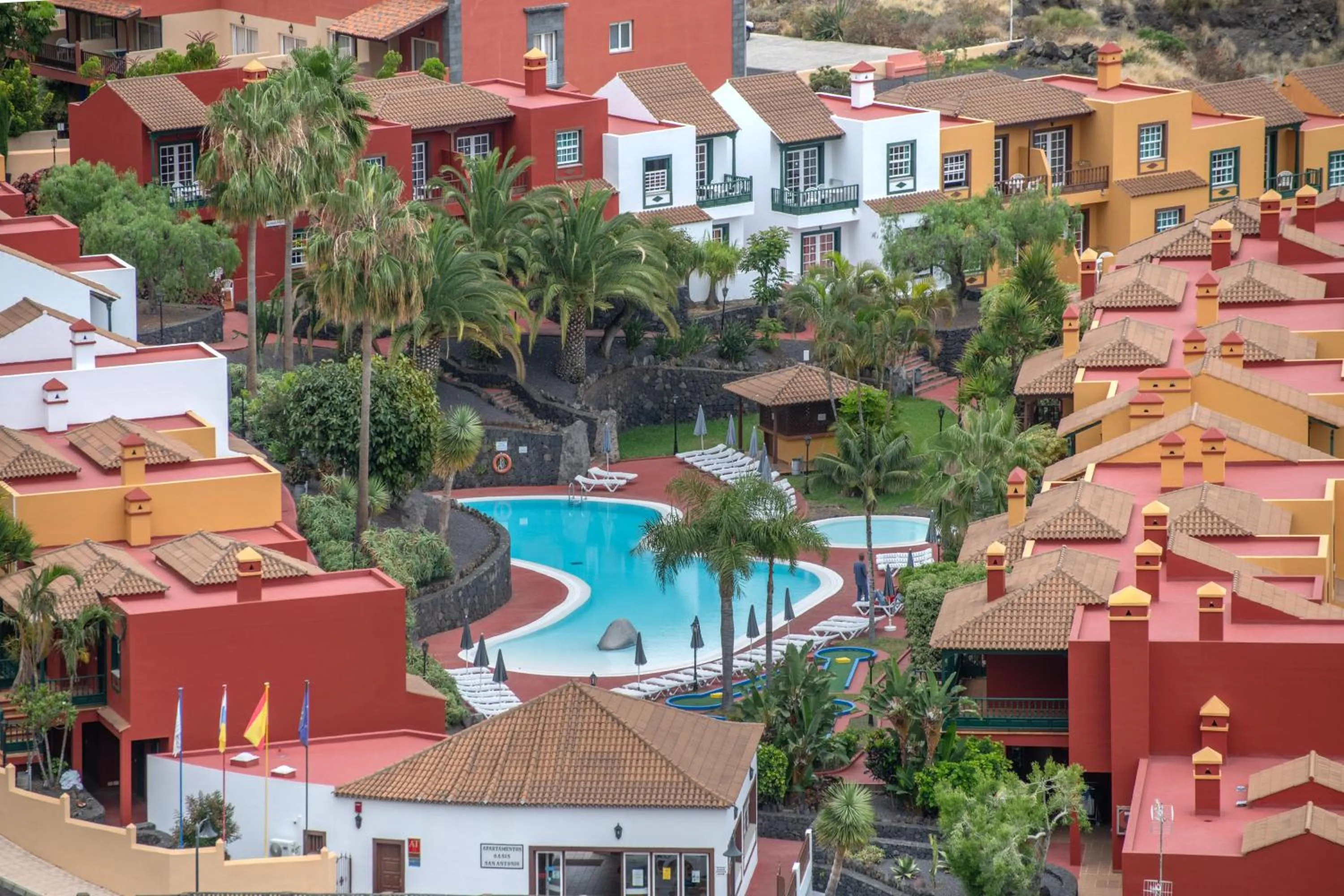 Apartamentos Oasis San Antonio