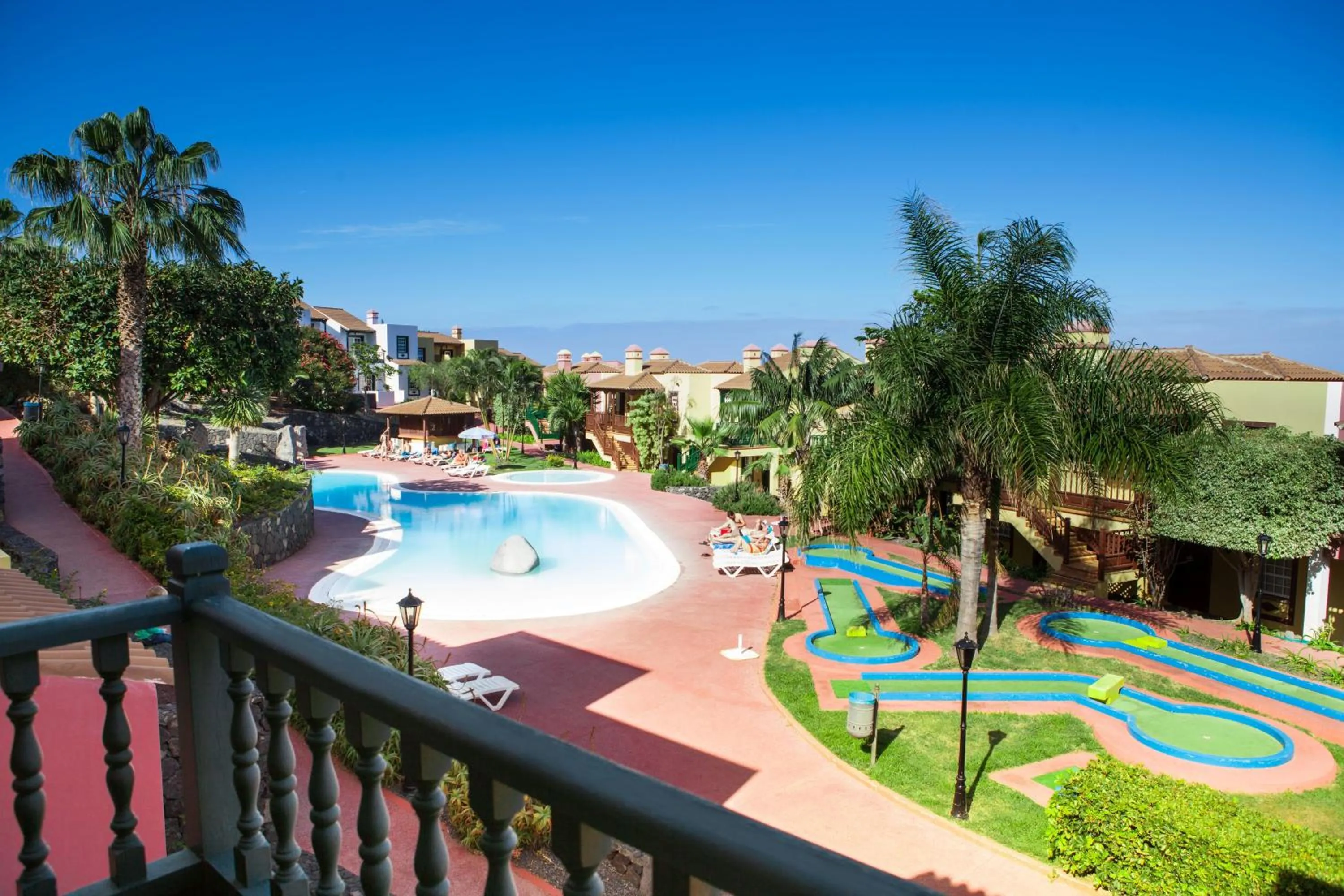 Day in Apartamentos Oasis San Antonio