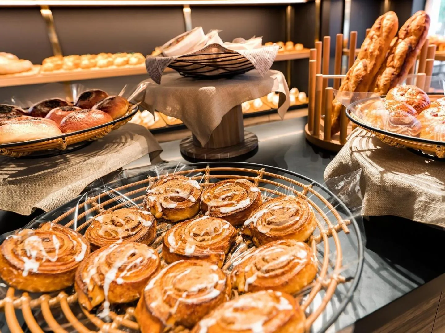 Restaurant/places to eat in Shigira Bayside Suite Allamanda