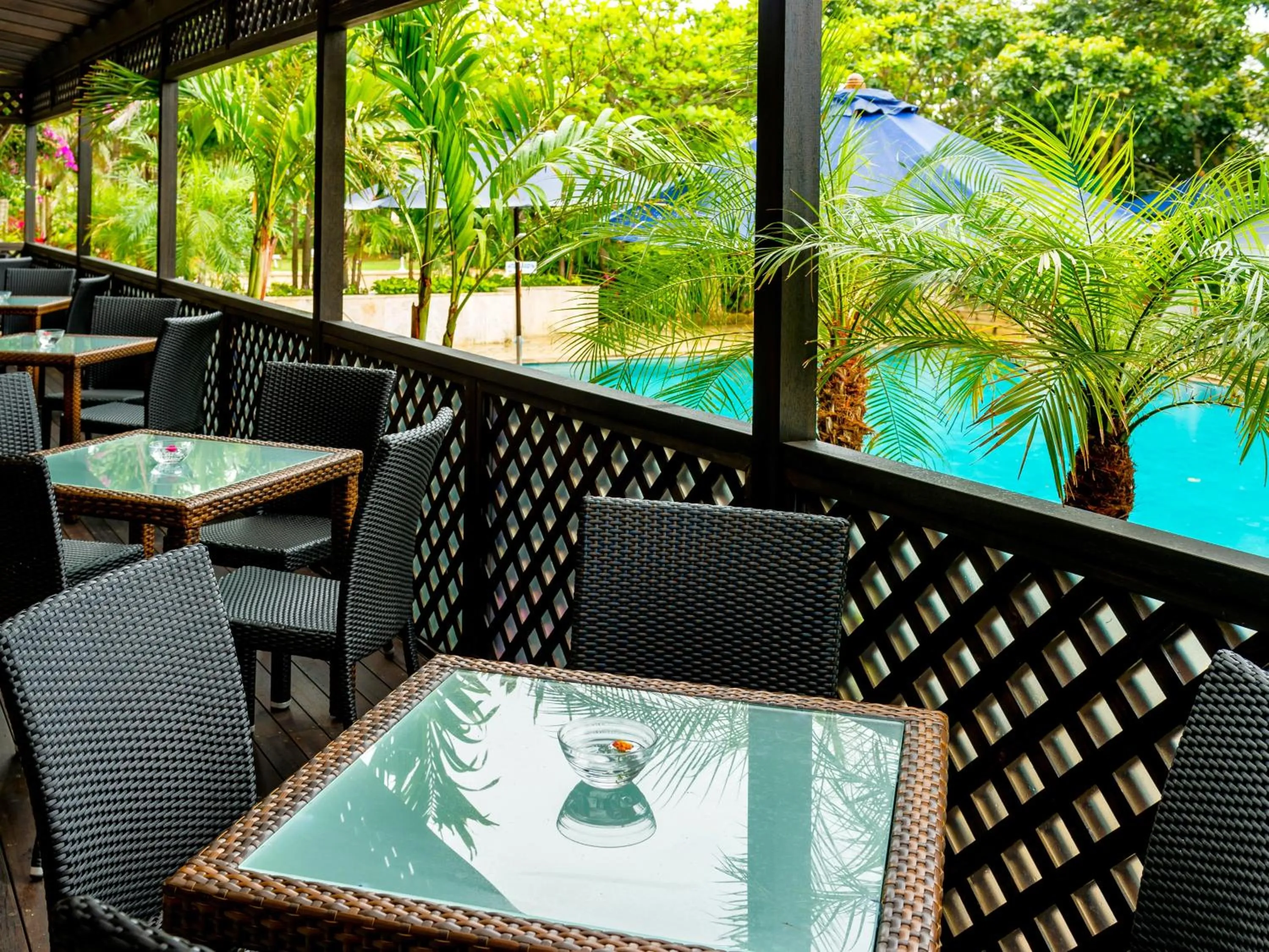 Restaurant/places to eat in Shigira Bayside Suite Allamanda