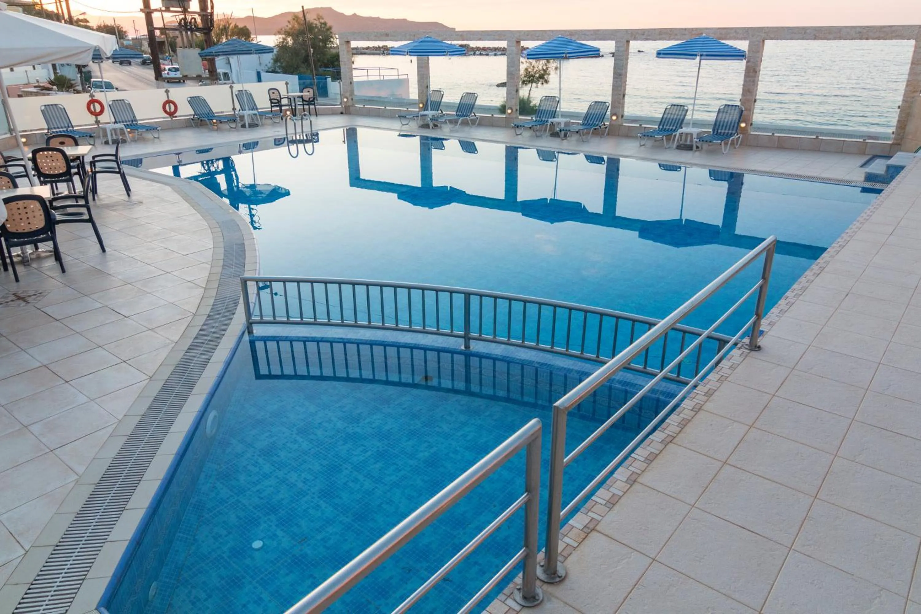 Swimming pool in Porto Alegre Hotel